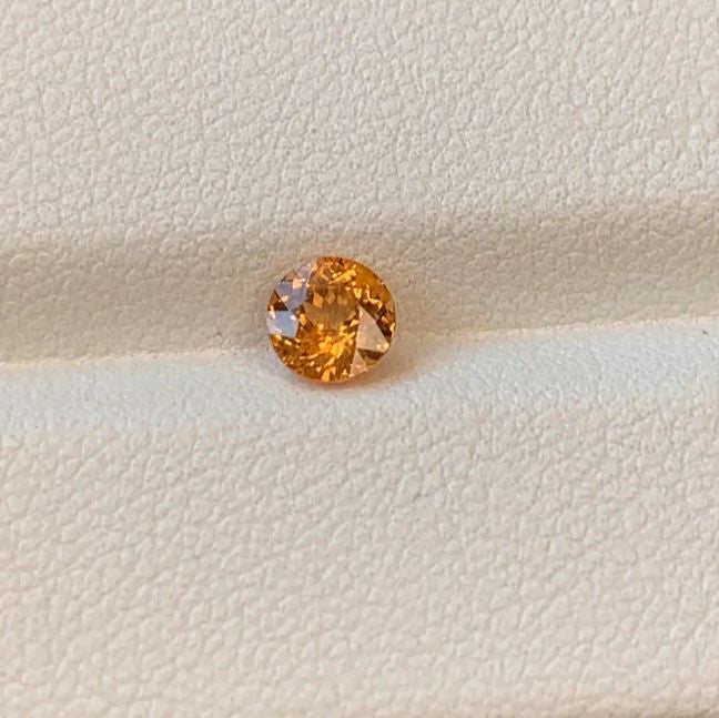 Neon spessartite garnet 0.725 ct