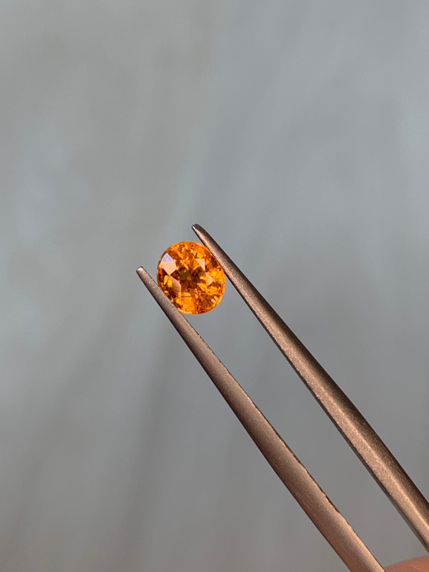 Neon spessartite garnet 1.075 ct