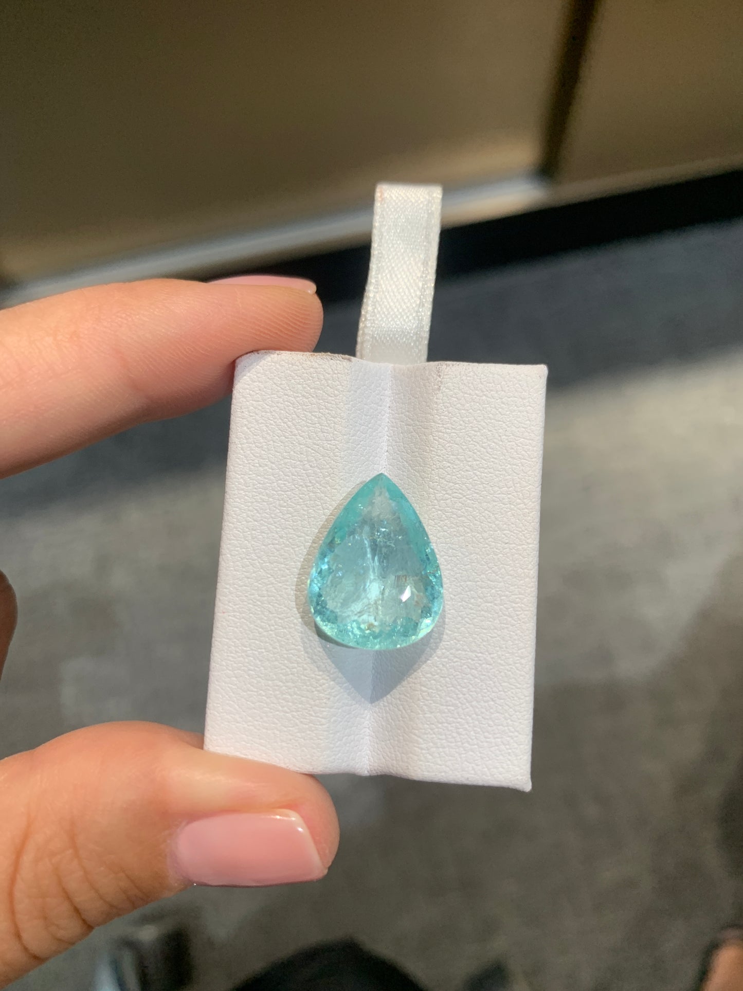 Certified Faceted Paraiba tourmaline, 10.71 ct
