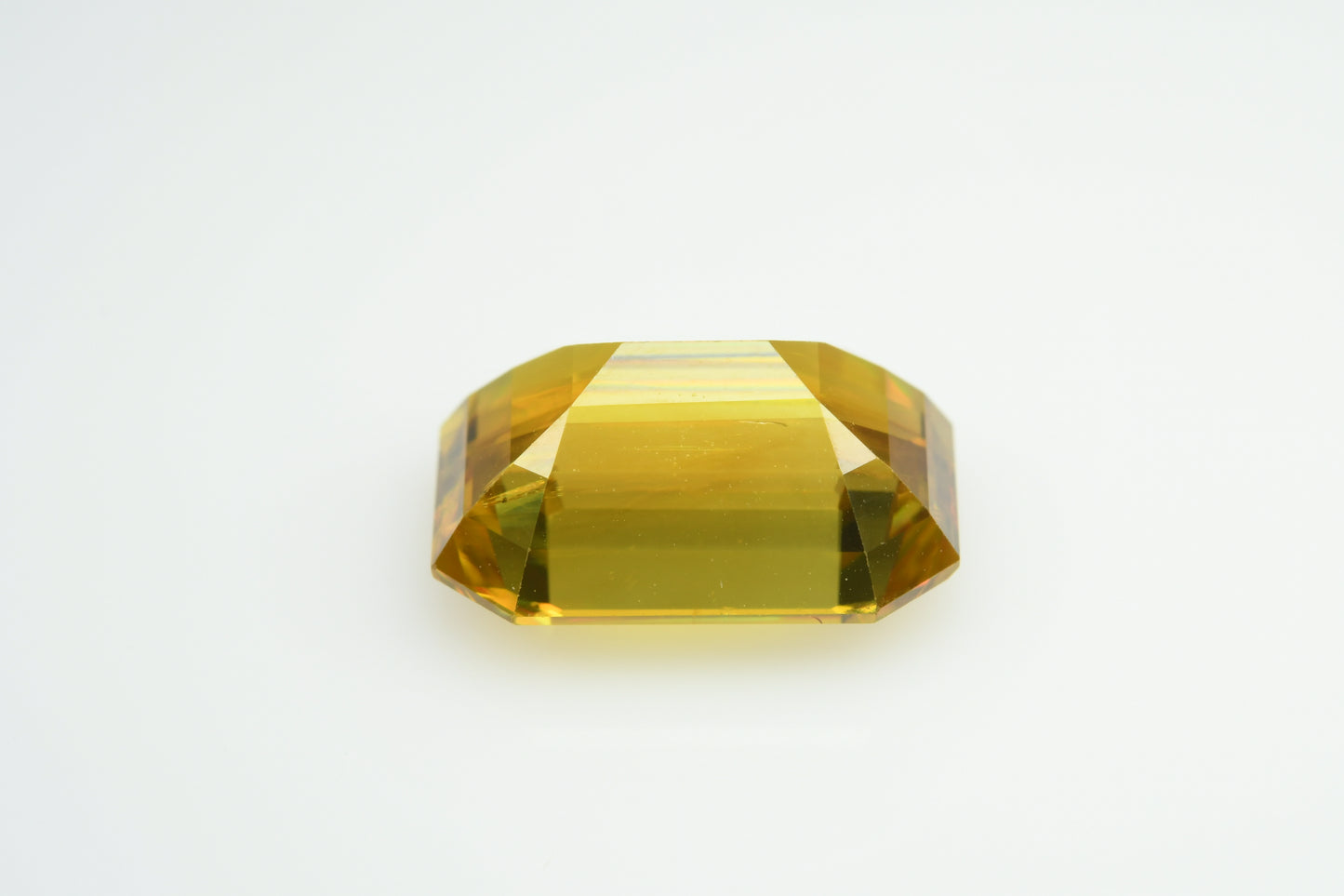 Yellow faceted sphen 5.4 ct