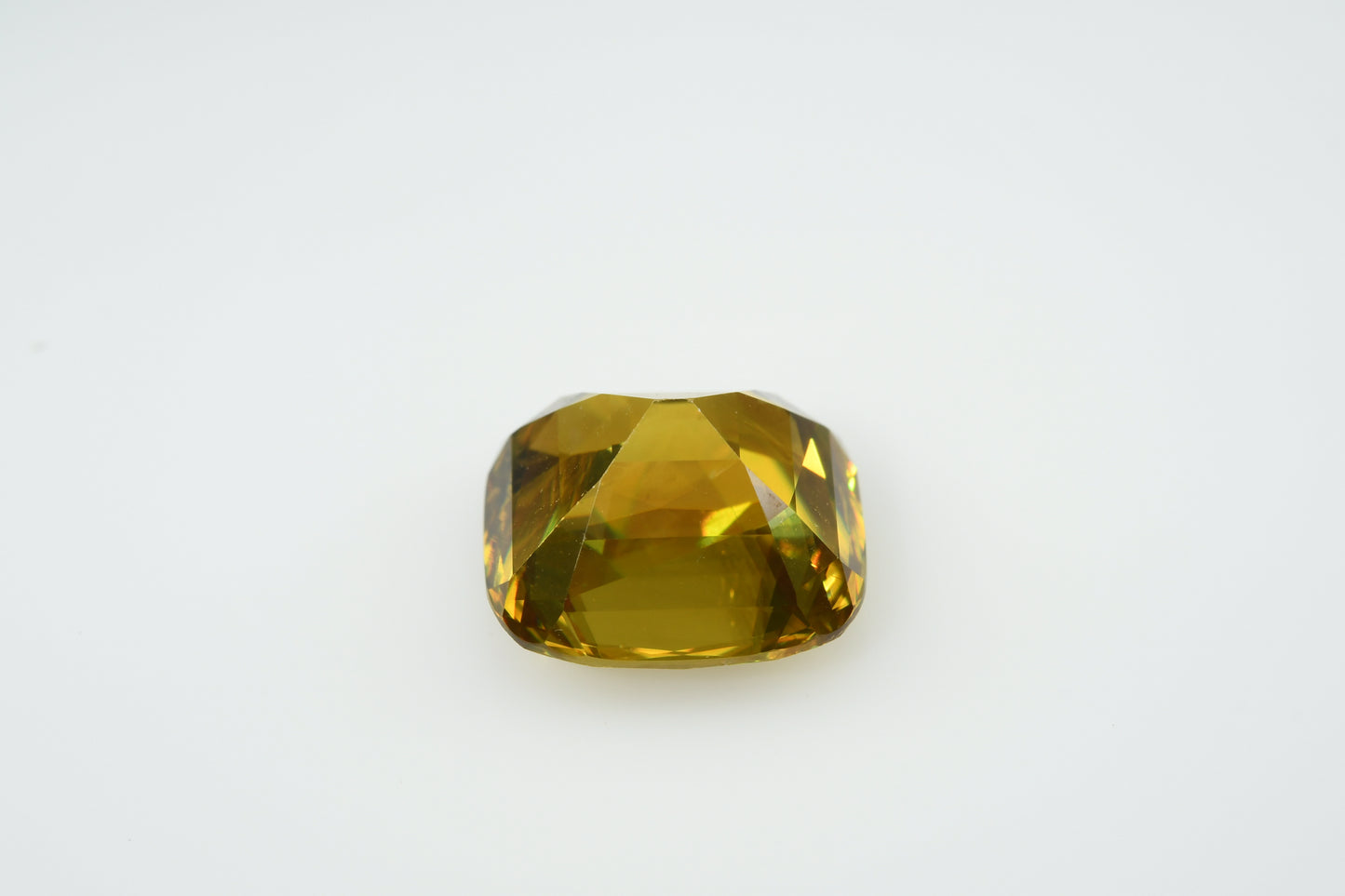 Yellow faceted sphen 5 ct