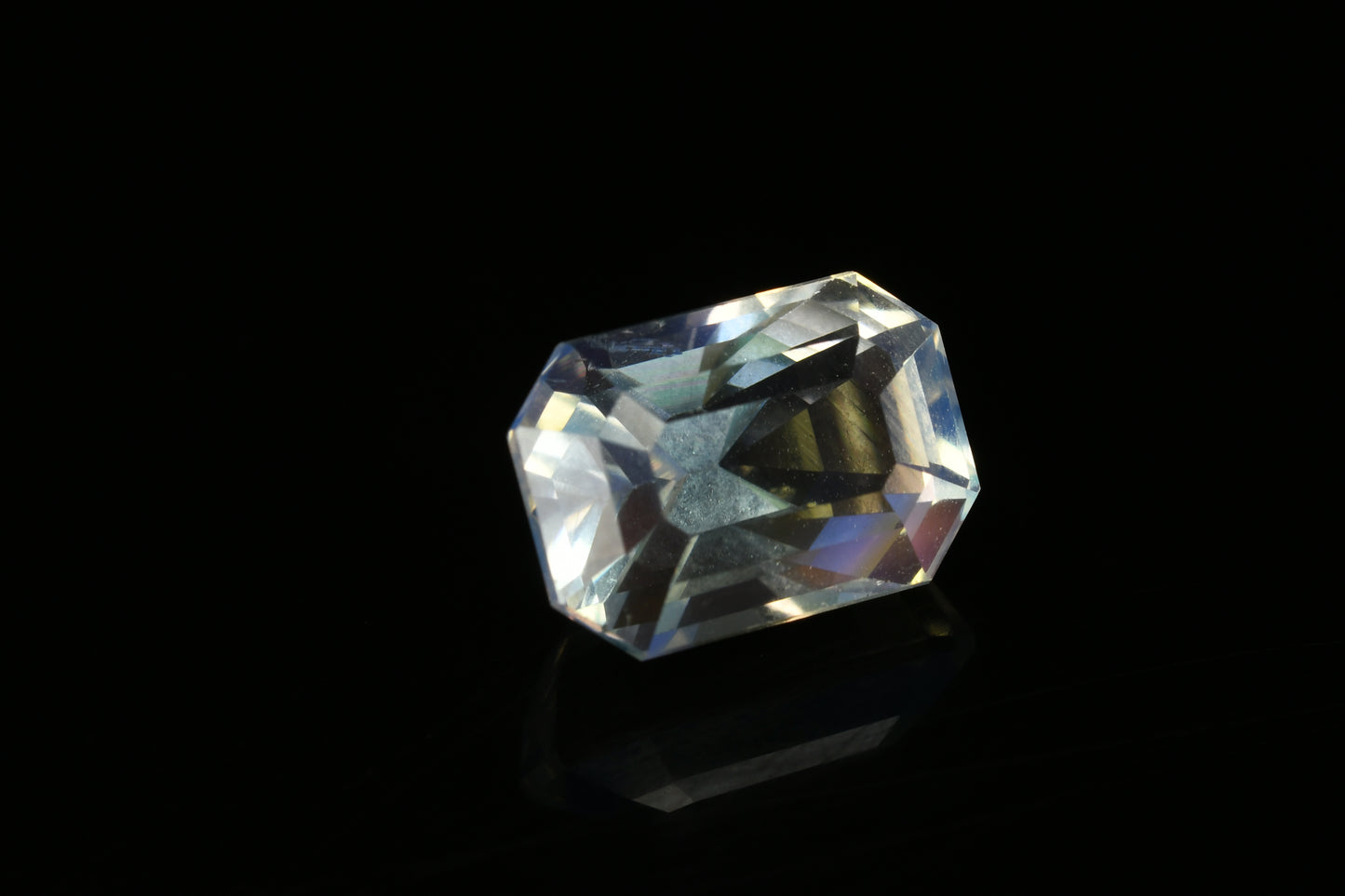 Faceted rainbow sheen moonstone 3.35 cts