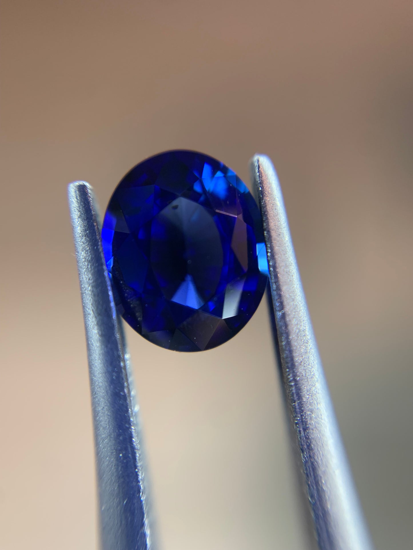 Natural no treatment faceted sapphire 0.85 ct
