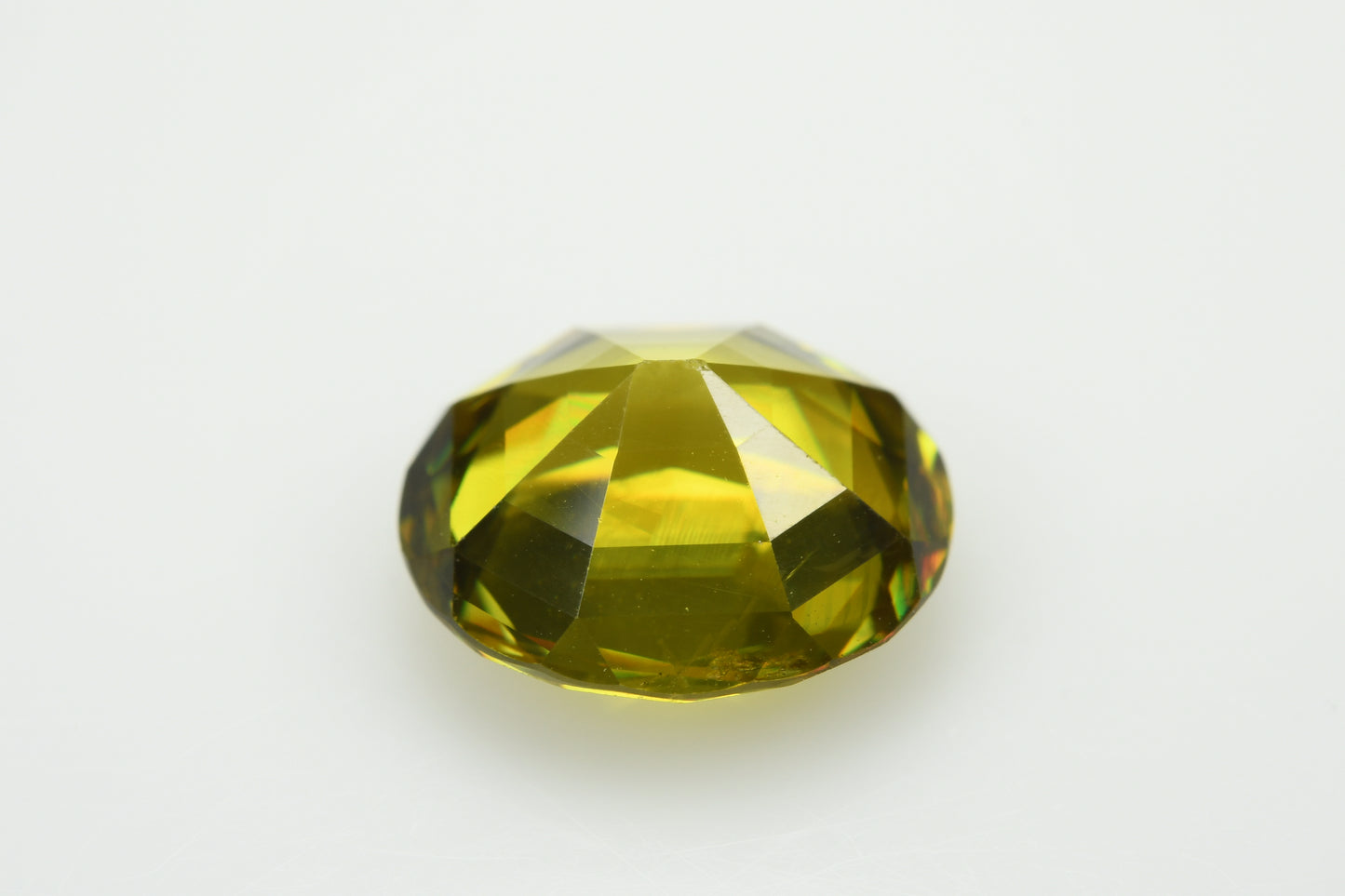 Faceted yellowish green sphene 3.75 cts