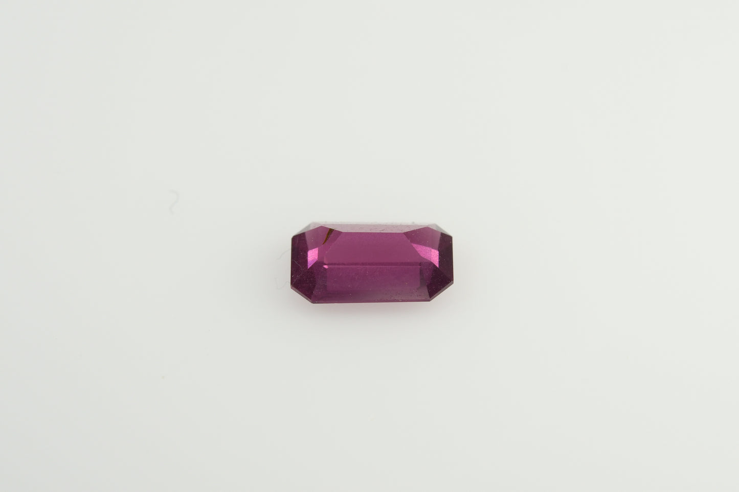 Faceted almandine garnet 0.95 ct