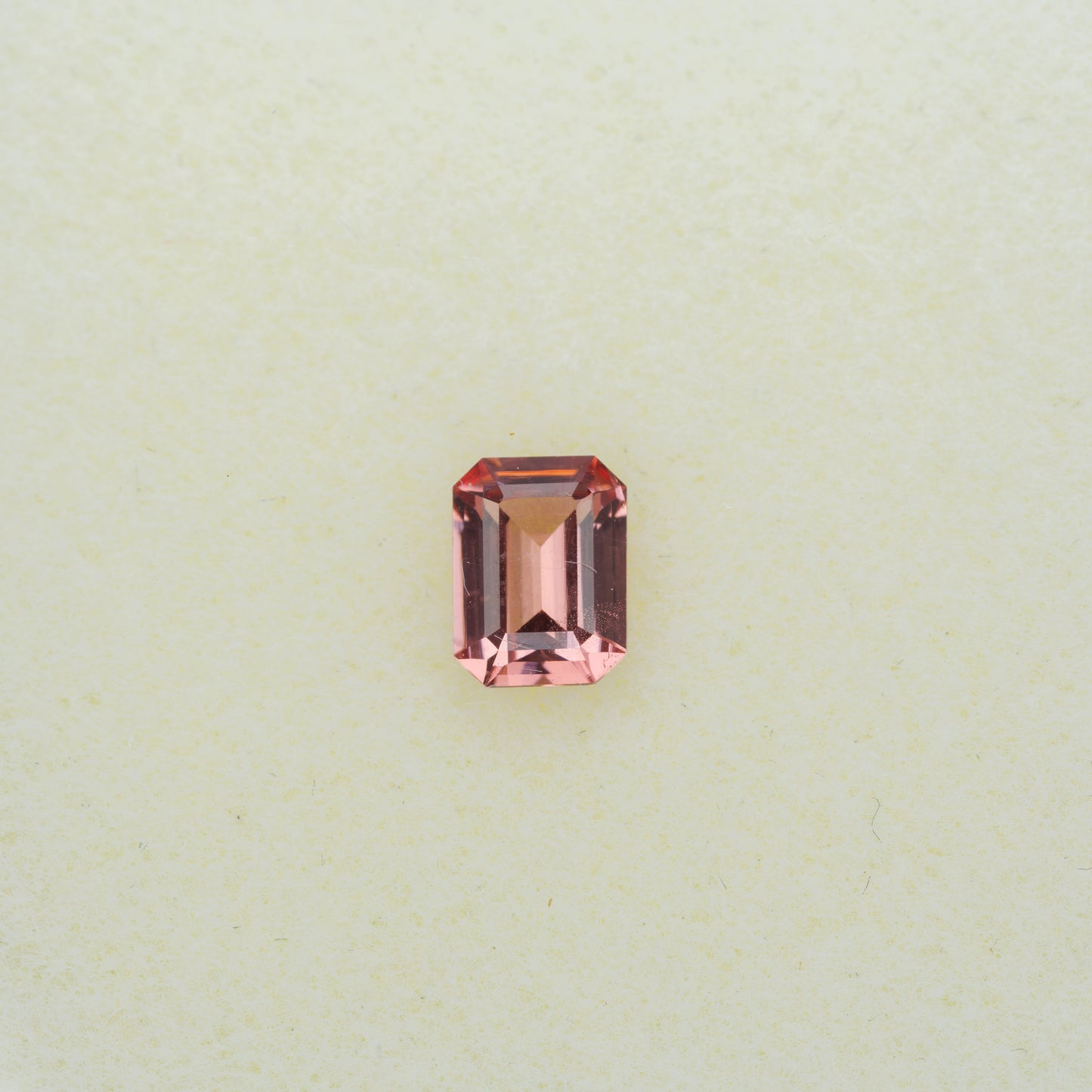 Faceted spinel in the color of Padparadscha 0.5 ct