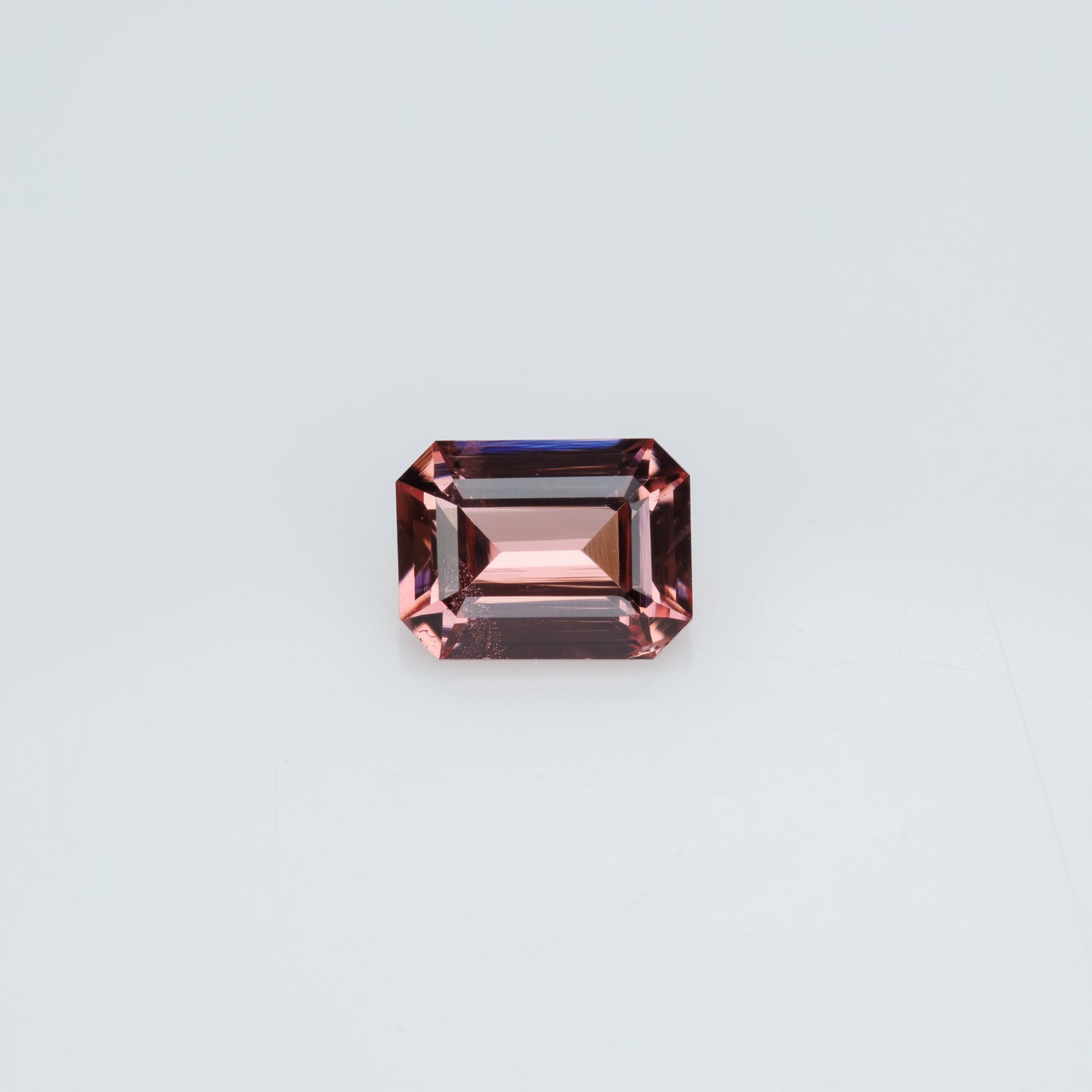 Faceted spinel in the color of Padparadscha 0.5 ct
