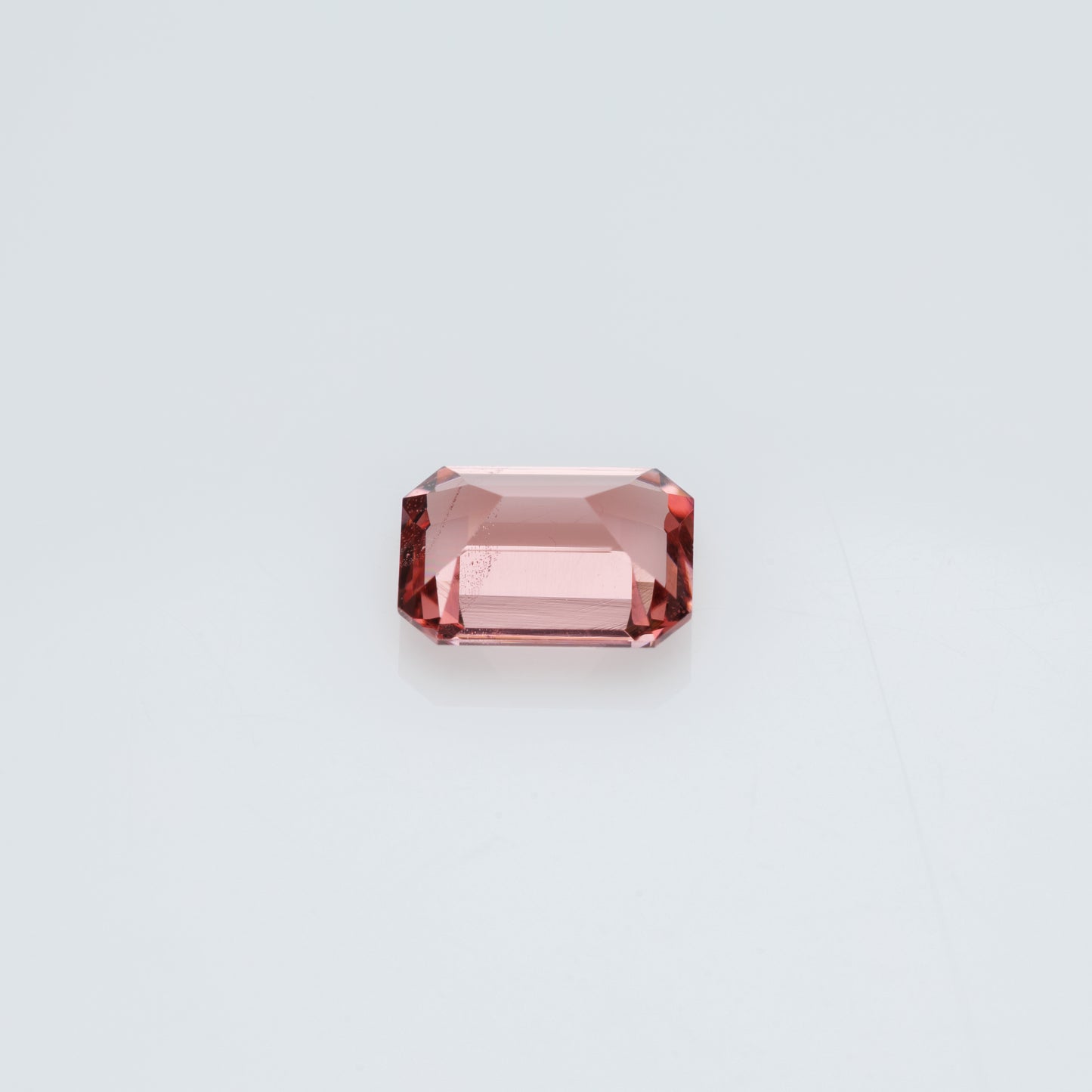 Faceted spinel in the color of Padparadscha 0.5 ct
