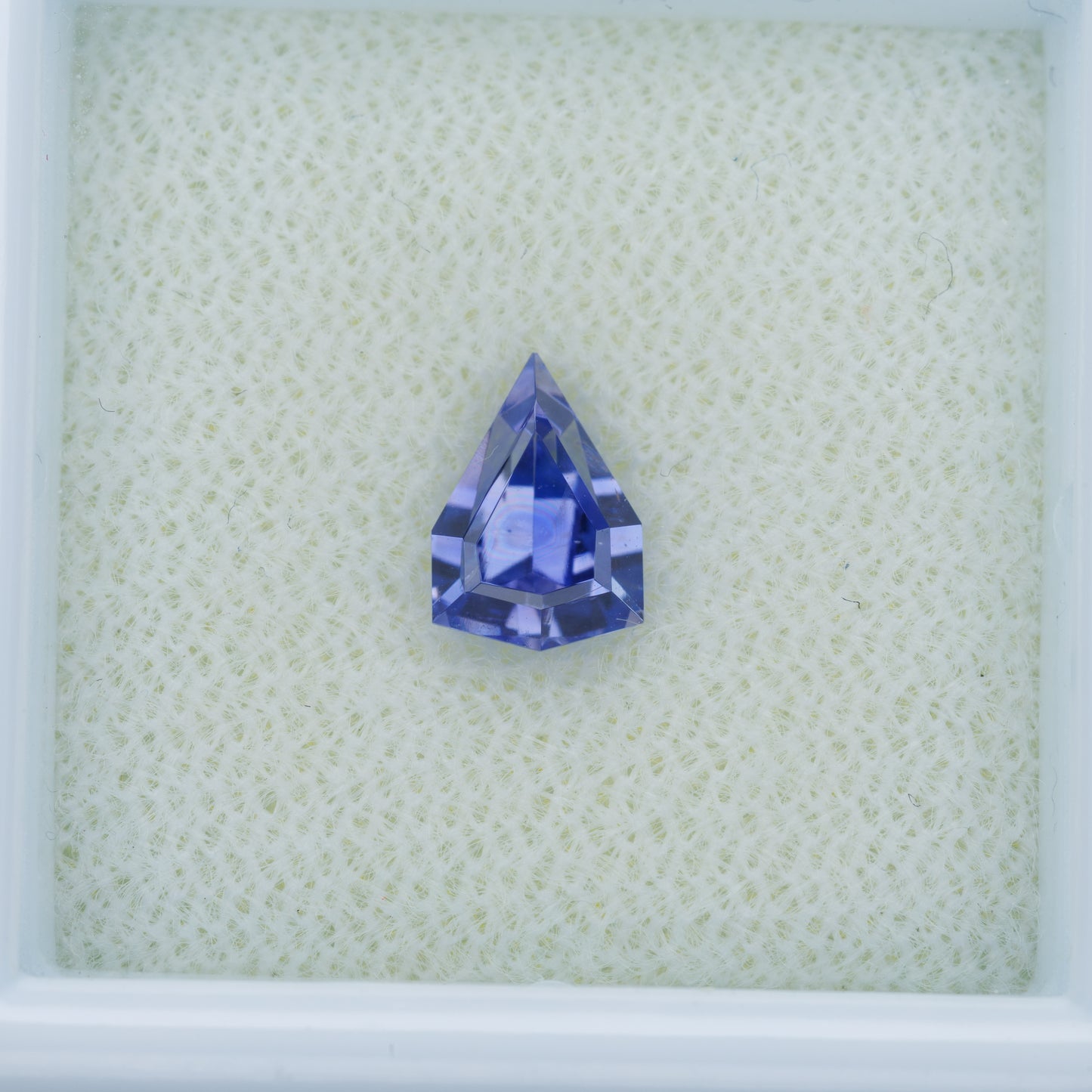 Heated certified Ceylon Sapphire 1 ct