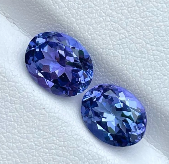 Pair Tanzanite Coizite 4+ ct
