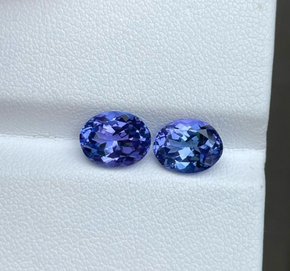 Pair Tanzanite Coizite 4+ ct