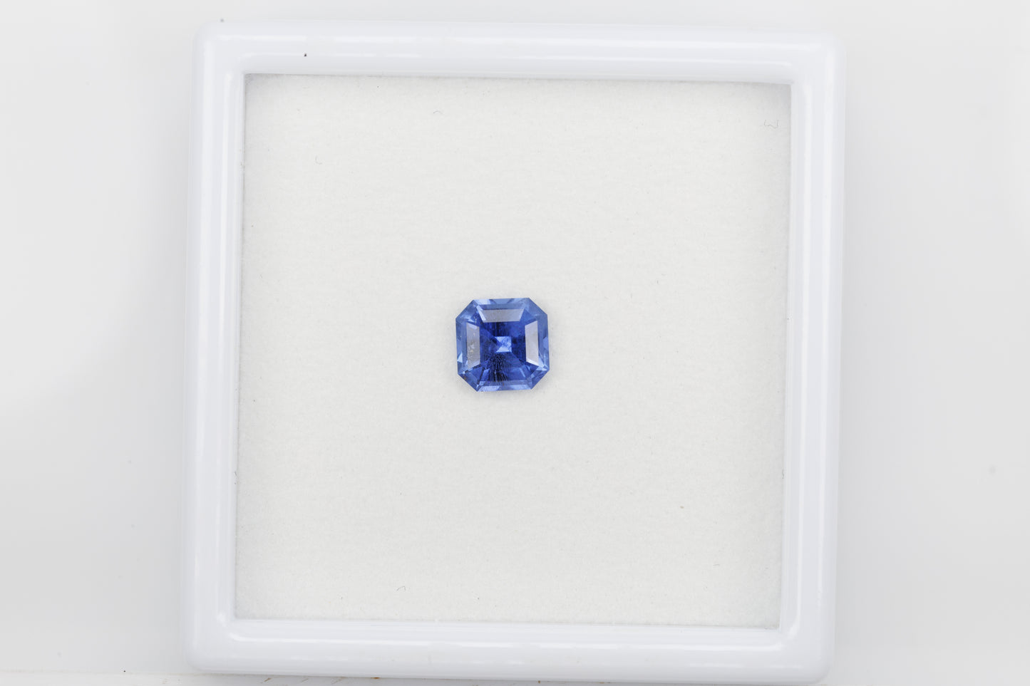0.84 ct Unheated faceted blue sapphire