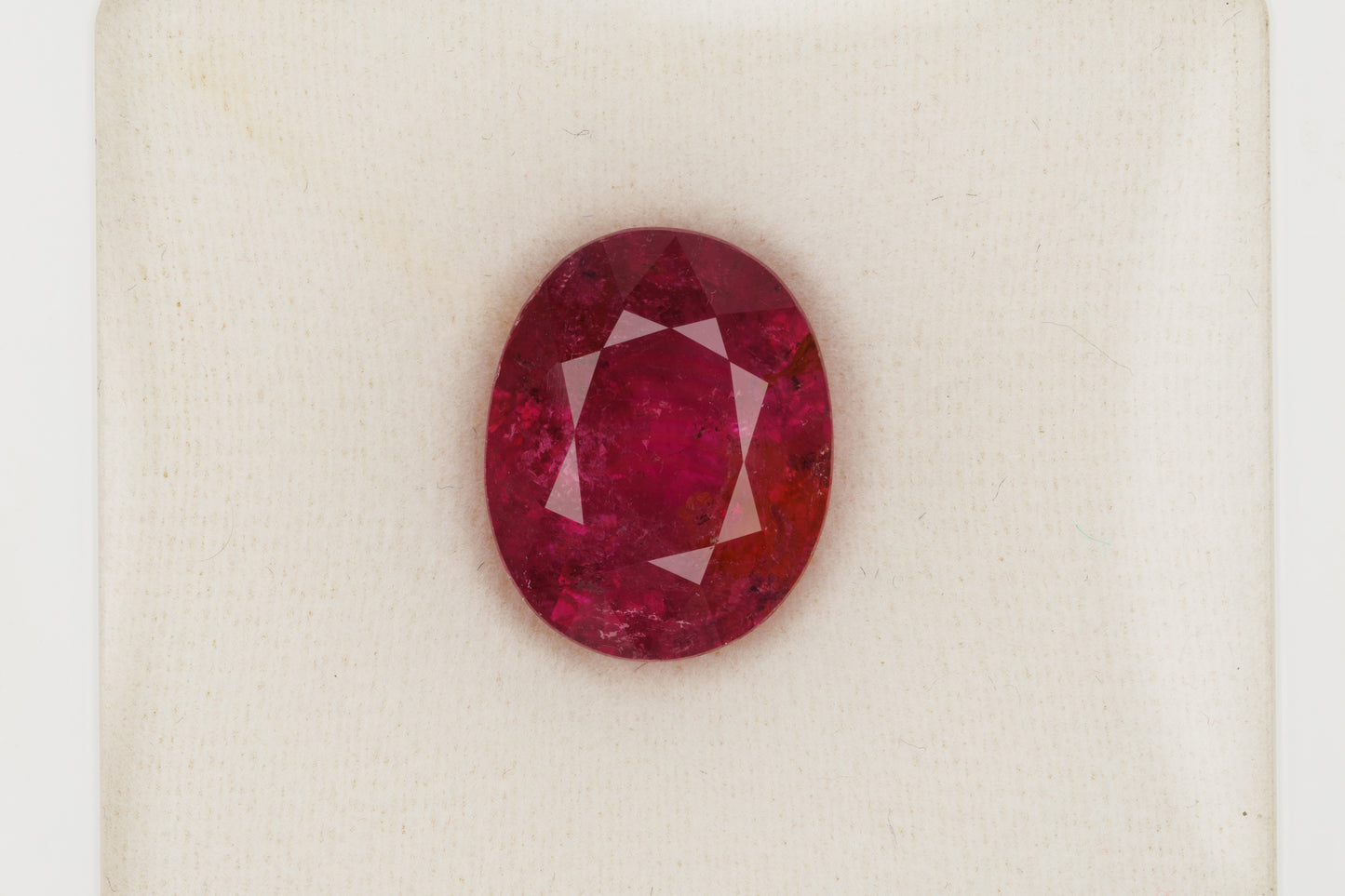 Faceted oval rubelllite tourmaline, 14.45 cts