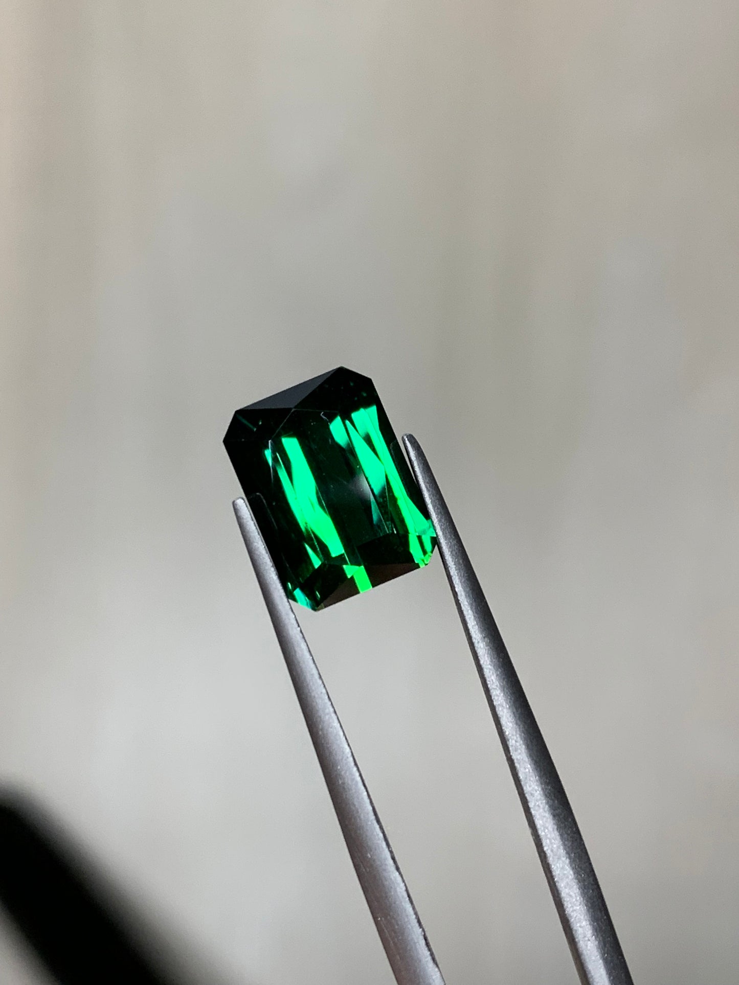 Vivid green tourmaline gemstone, faceted afghan tourmaline 4.1 ct