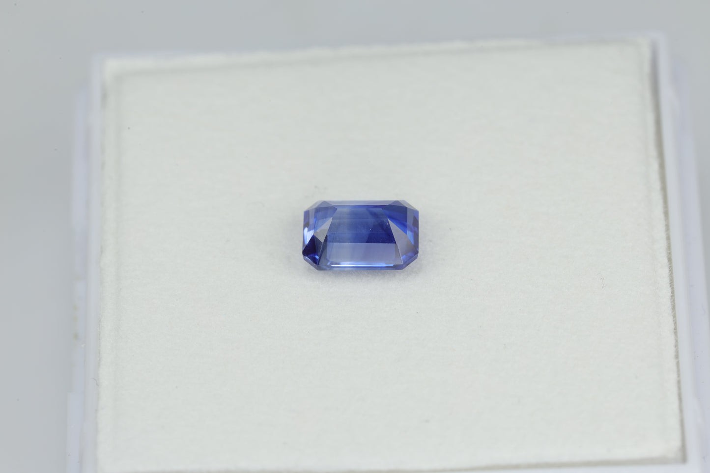 1.2 cts, Faceted bi-color sapphire