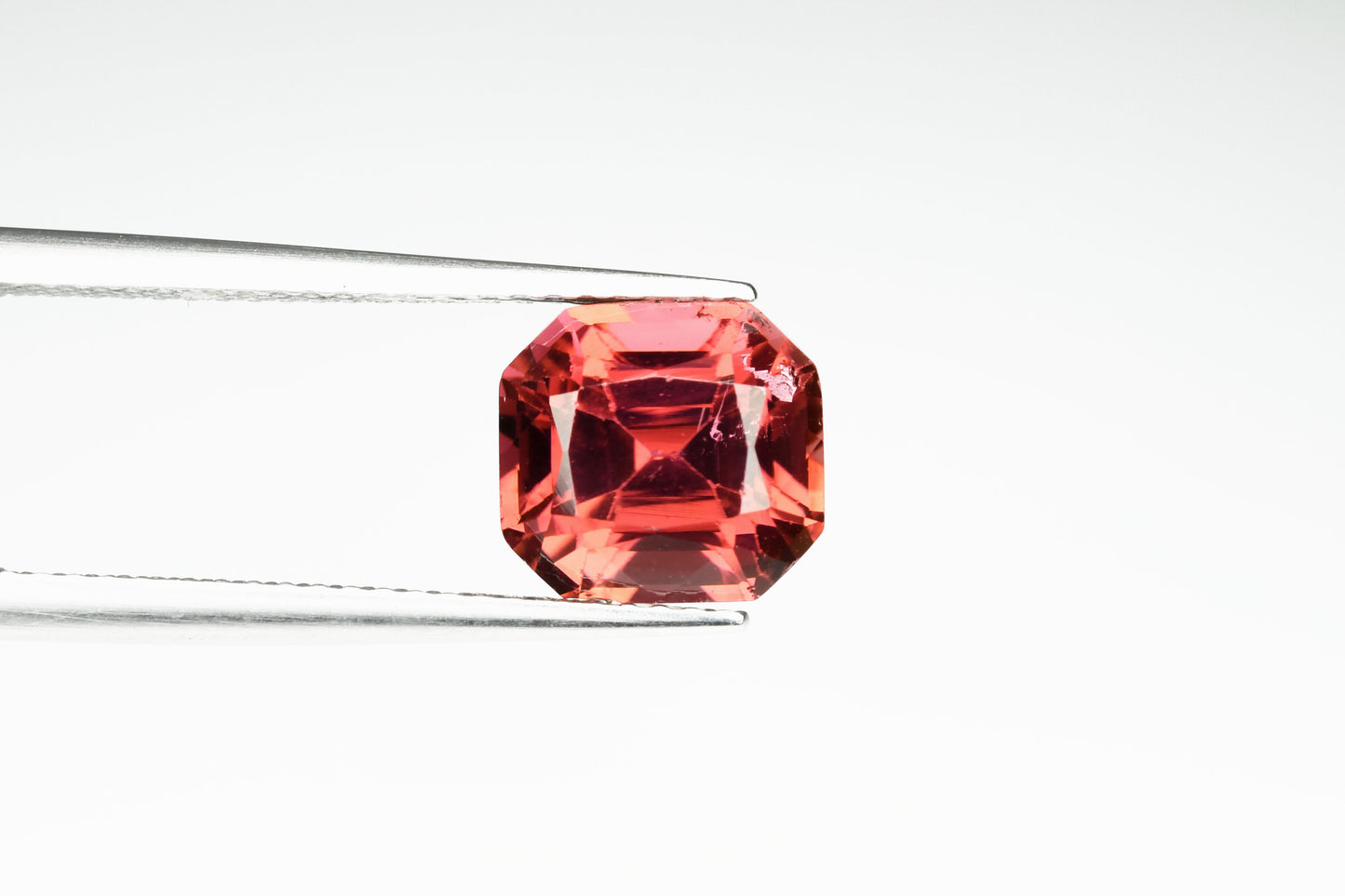 Flamingo color afghan tourmaline 2.89 ct