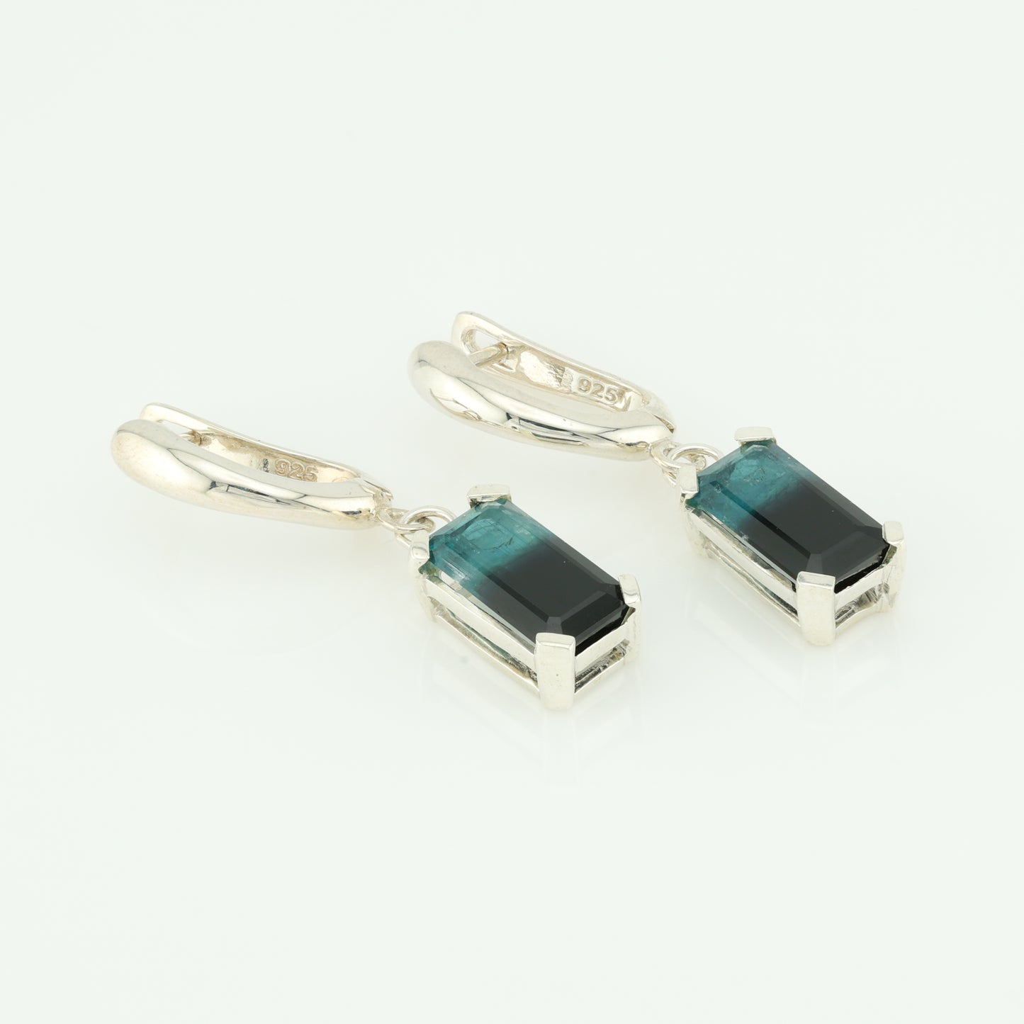 Faceted bi color tourmaline silver earrings, 6 cts