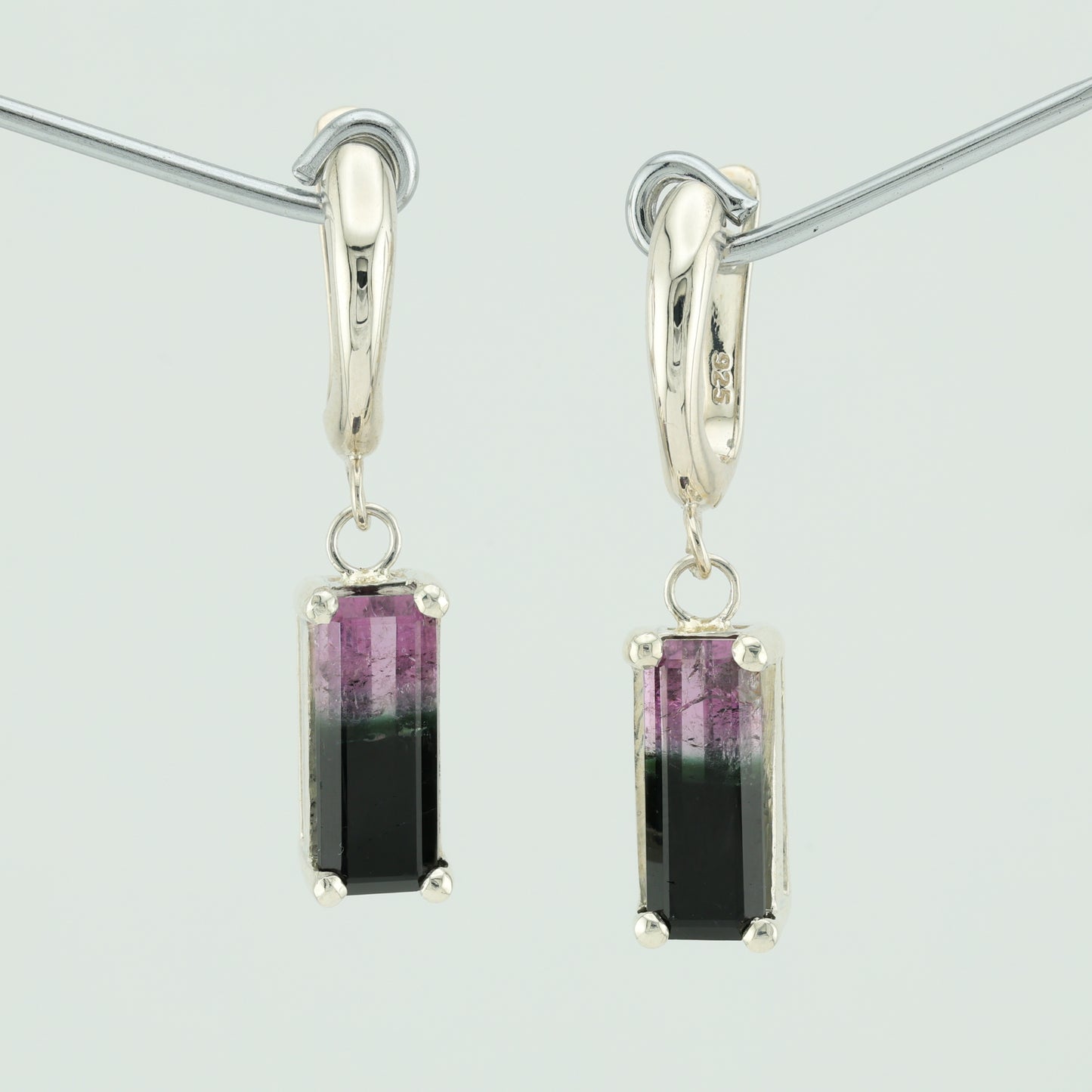 Faceted bi color tourmaline silver earrings, 7.5 cts