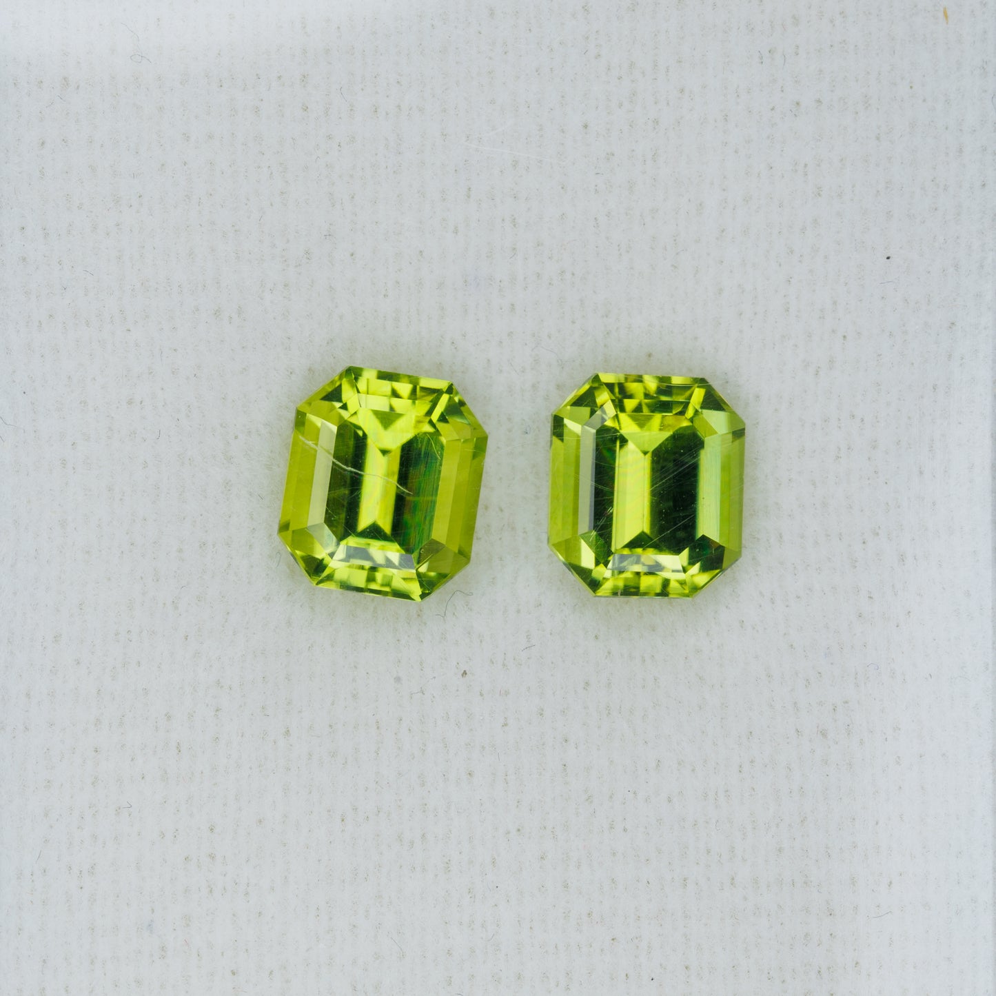 Faceted peridot pair, 2.97 cts