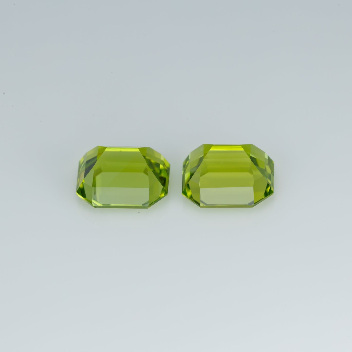 Faceted peridot pair, 2.97 cts