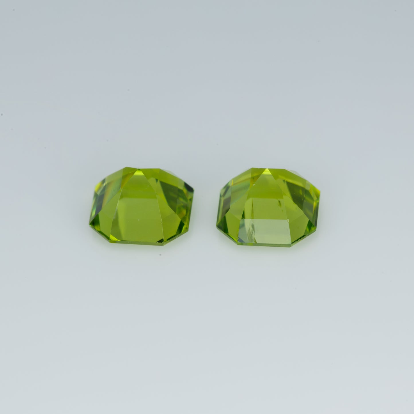 Faceted peridot pair, 2.81 cts