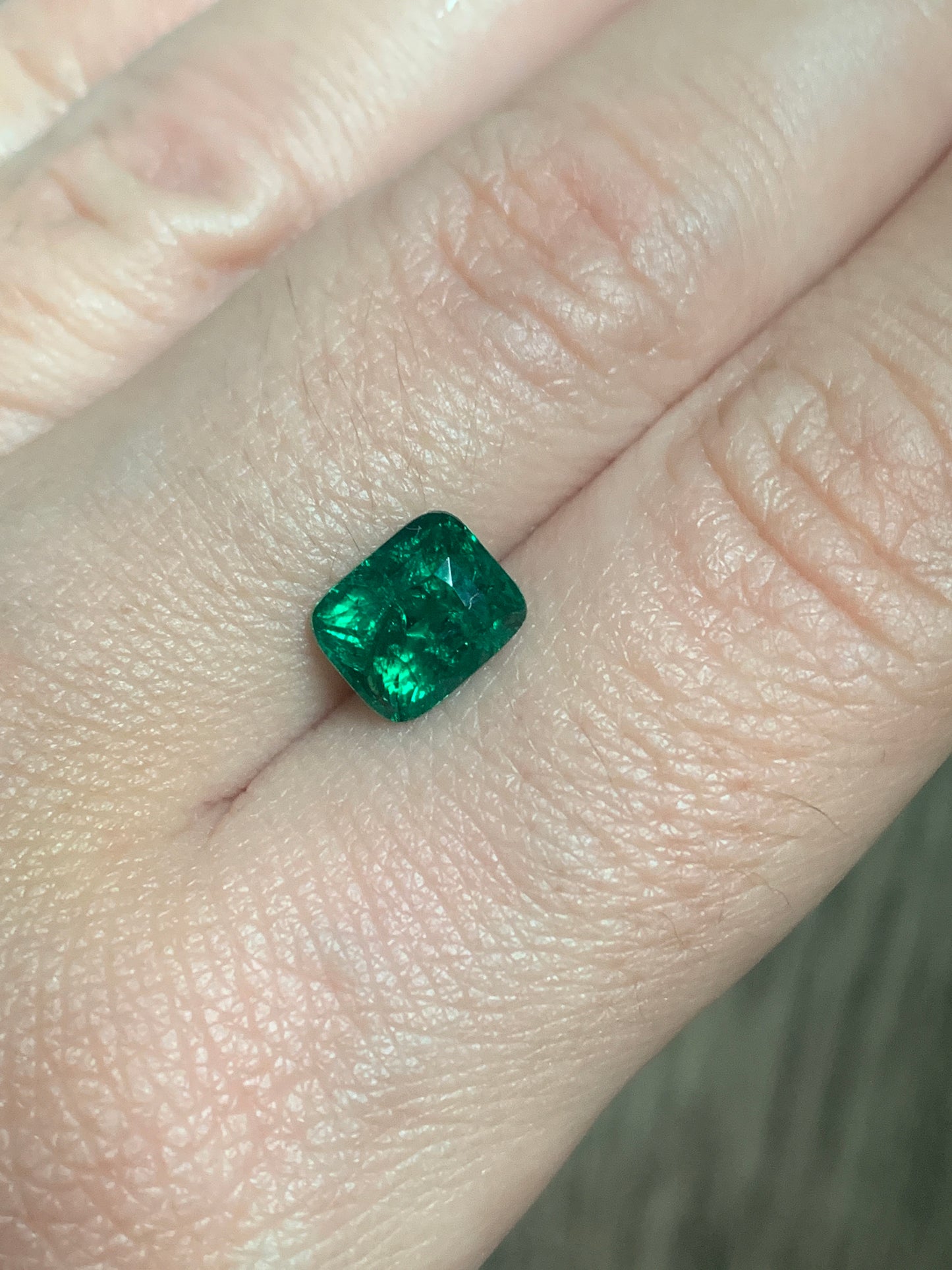 2.55 cts Icredible faceted tsavorite