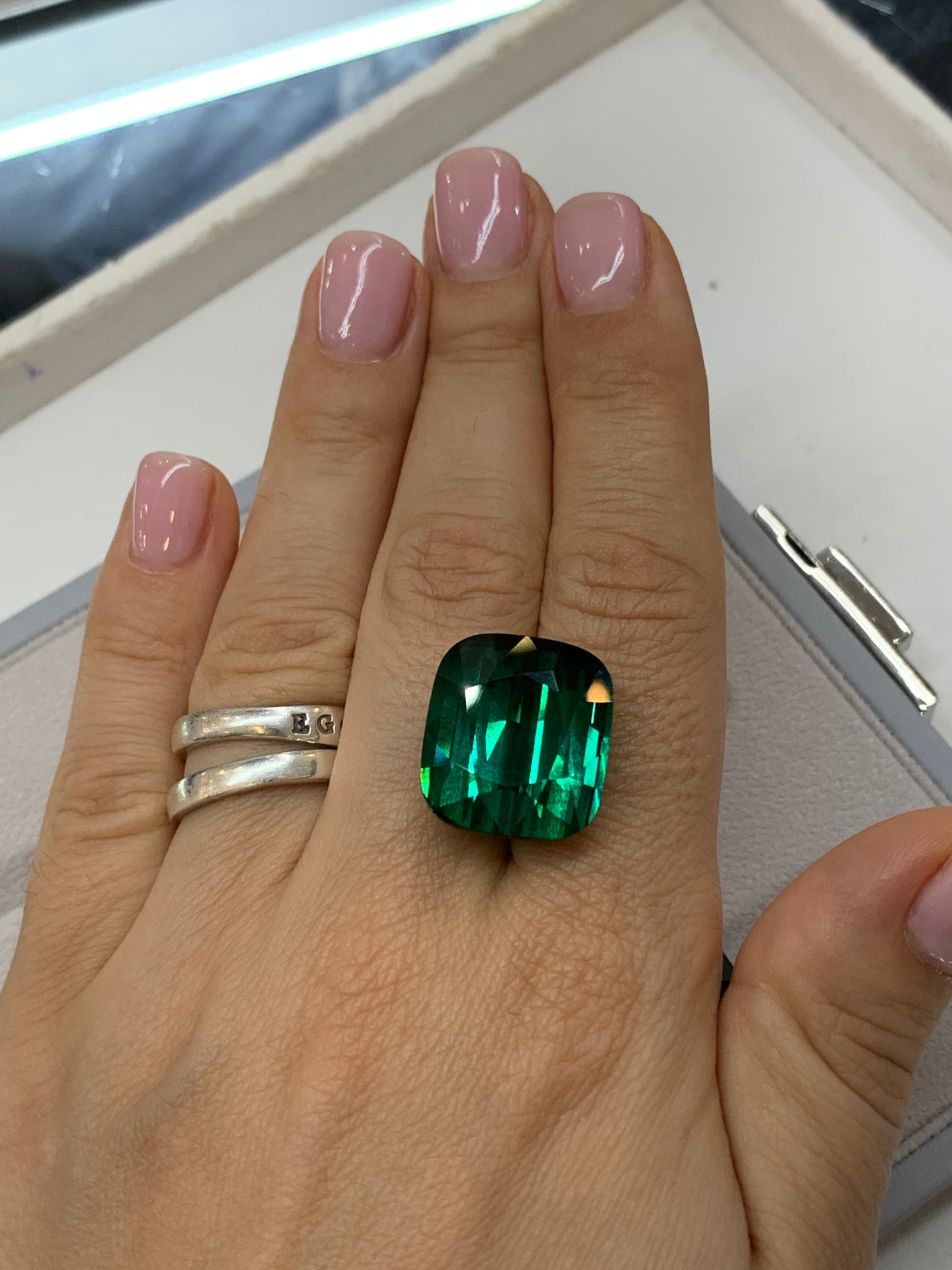 Faceted green tourmaline 38.5 ct