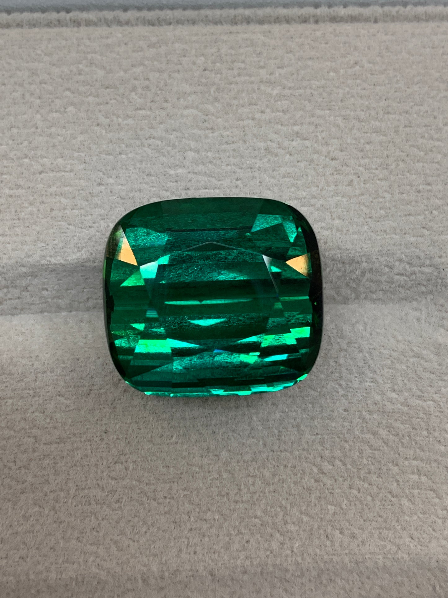 Faceted green tourmaline 38.5 ct