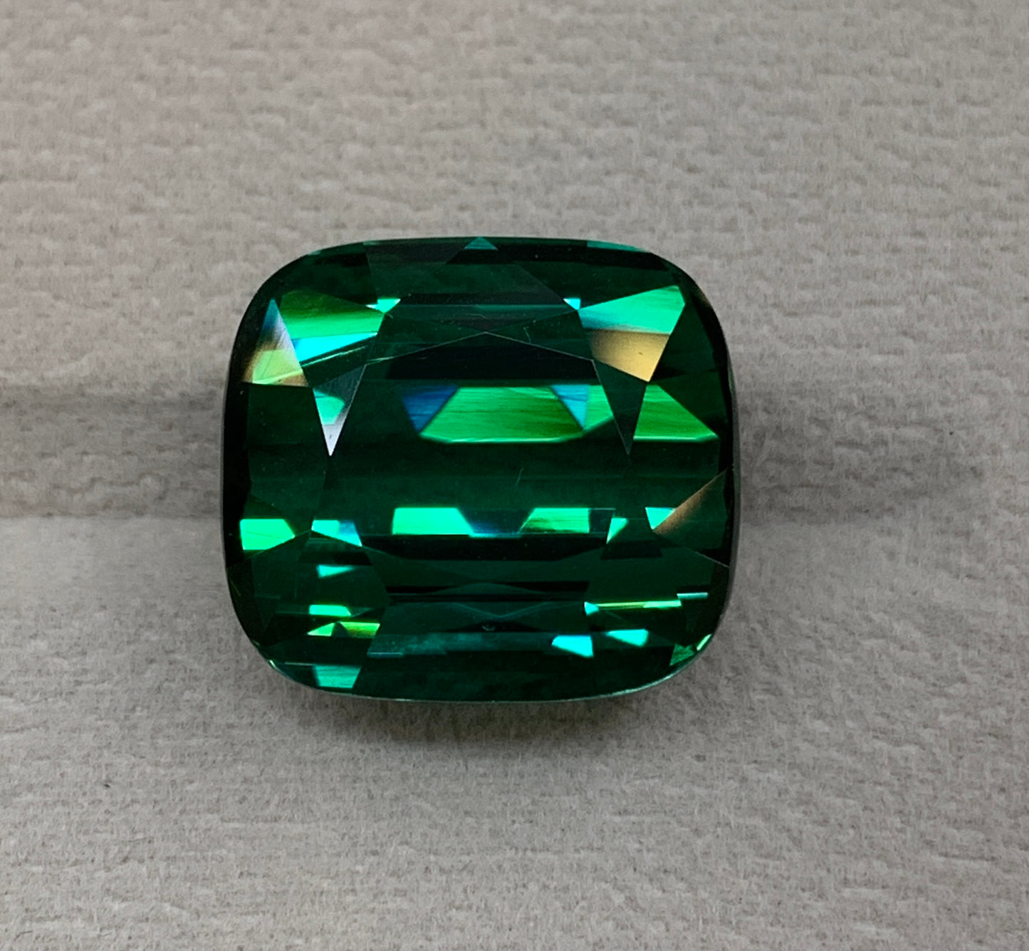 Faceted green tourmaline 38.5 ct