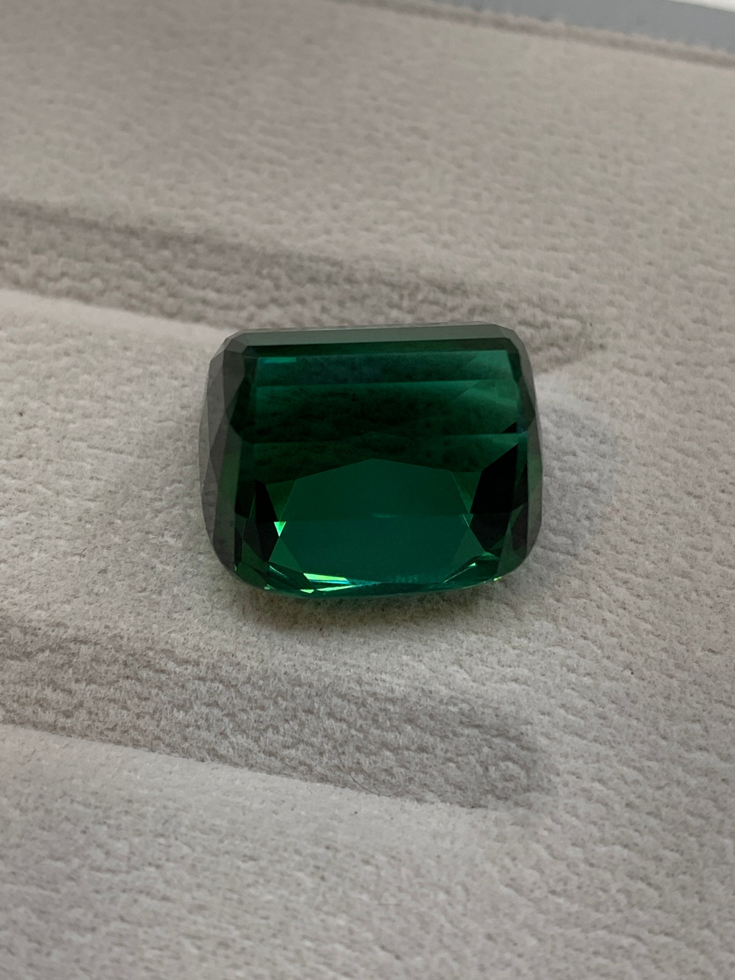 Faceted green tourmaline 38.5 ct