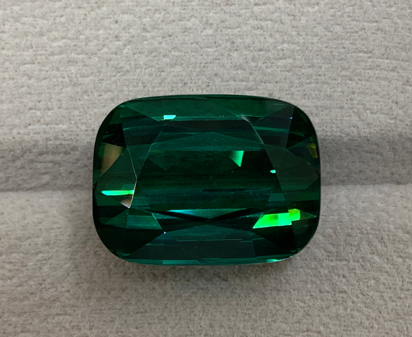 Faceted green tourmaline 39 ct