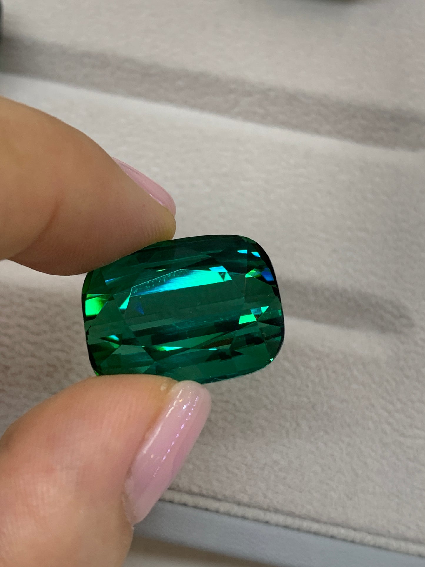 Faceted green tourmaline 39 ct