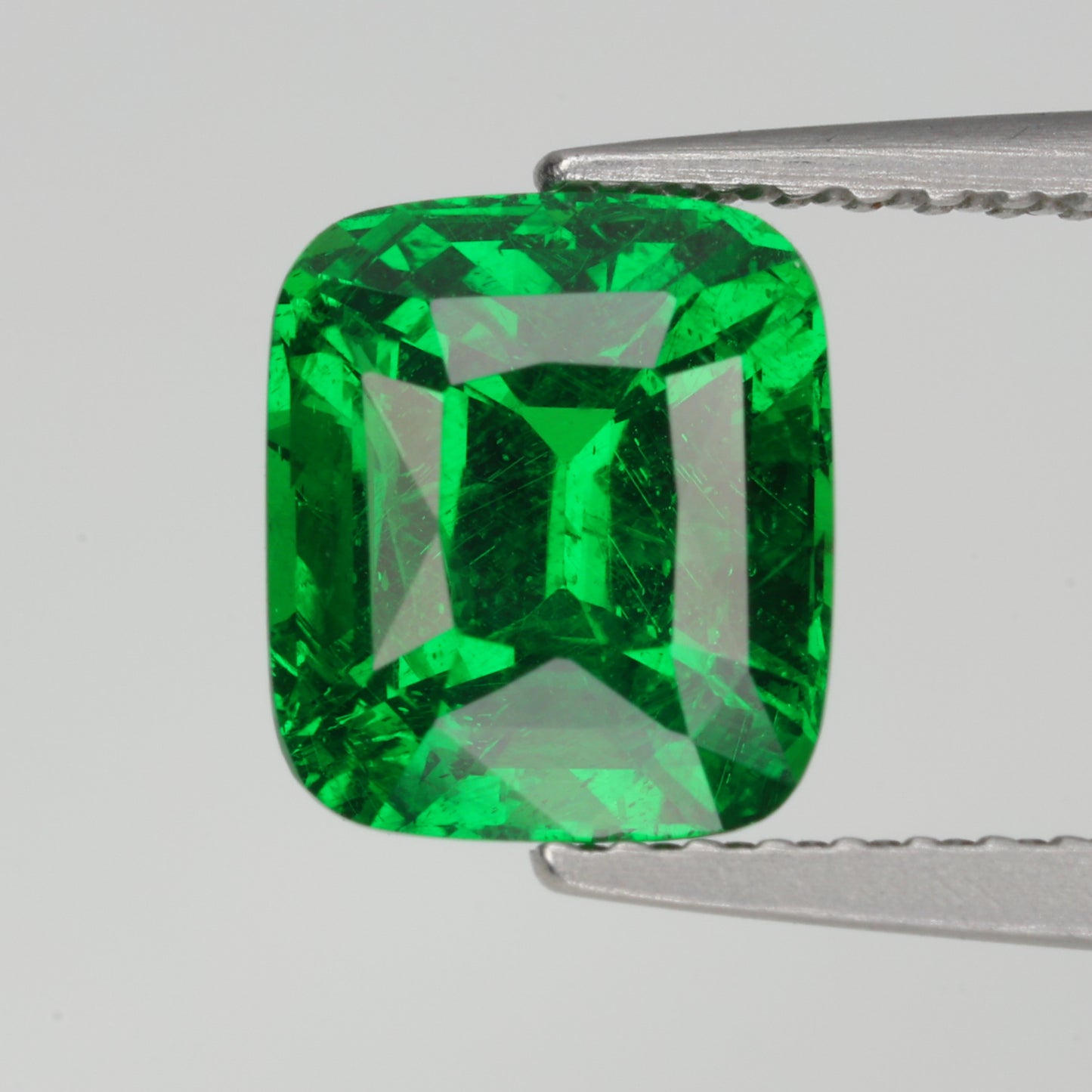 2.24 cts, Faceted tsavorite grossular garnet