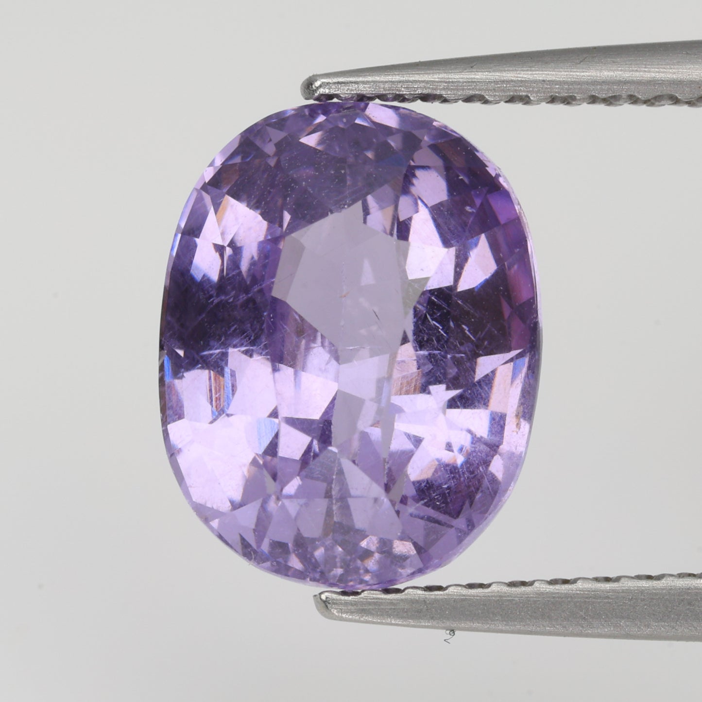 3.52 cts, Oval faceted lilac spinel