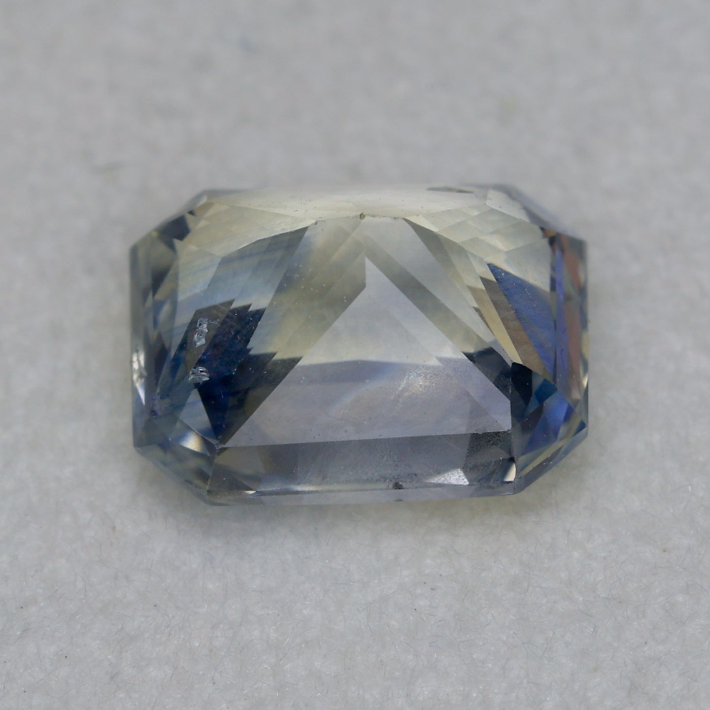 Faceted parti sapphire, 1.55cts