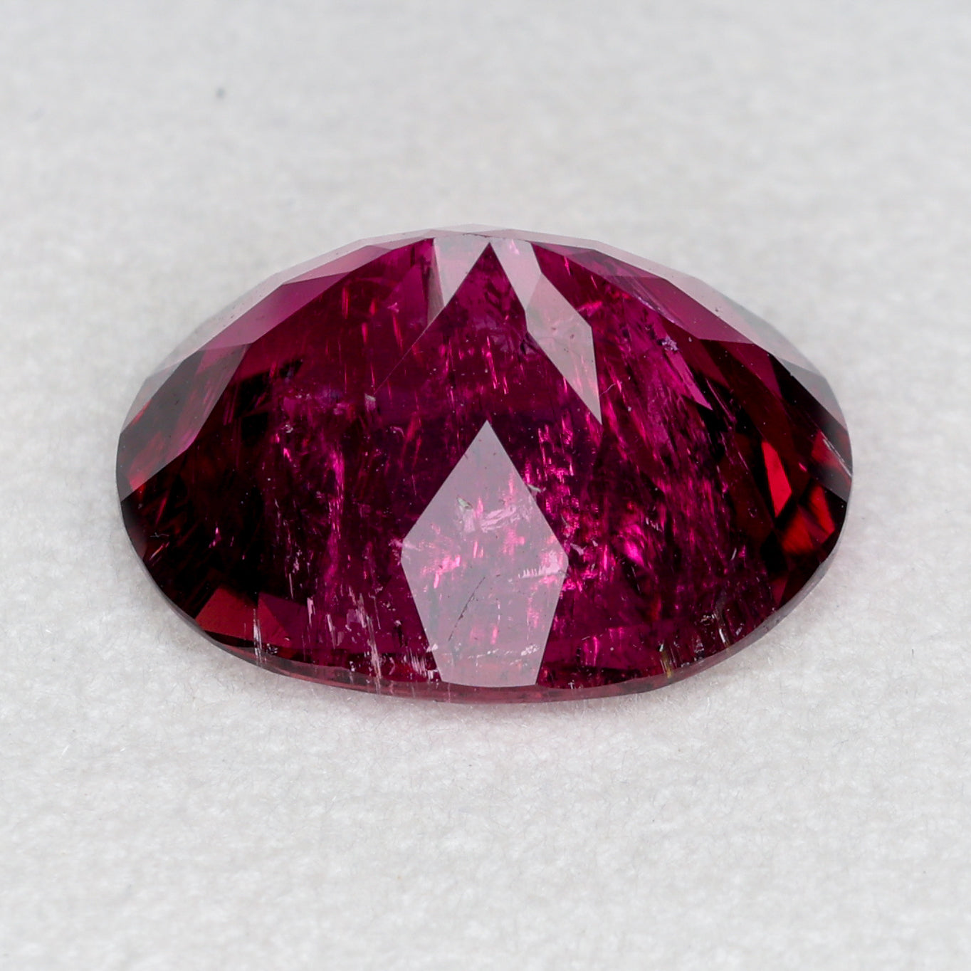 Faceted oval rubellite tourmaline, 4.75 cts