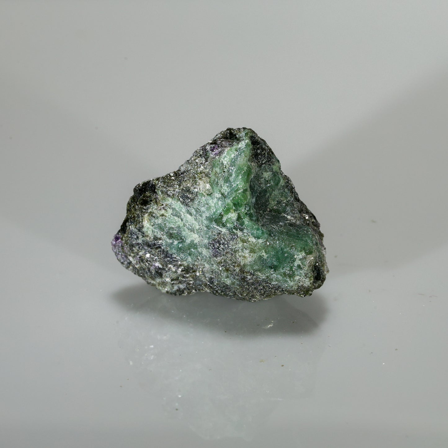 Russian alexandrite rough specimen, 25.9 cts