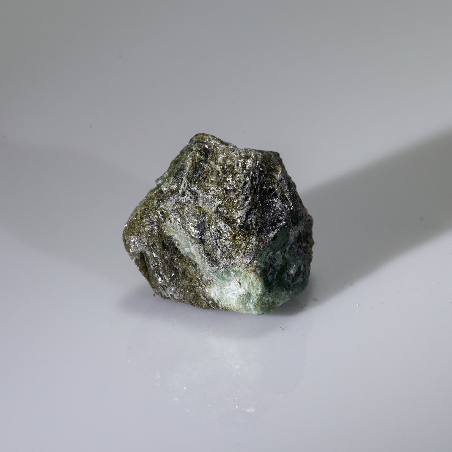 Russian alexandrite rough specimen, 25.4 cts