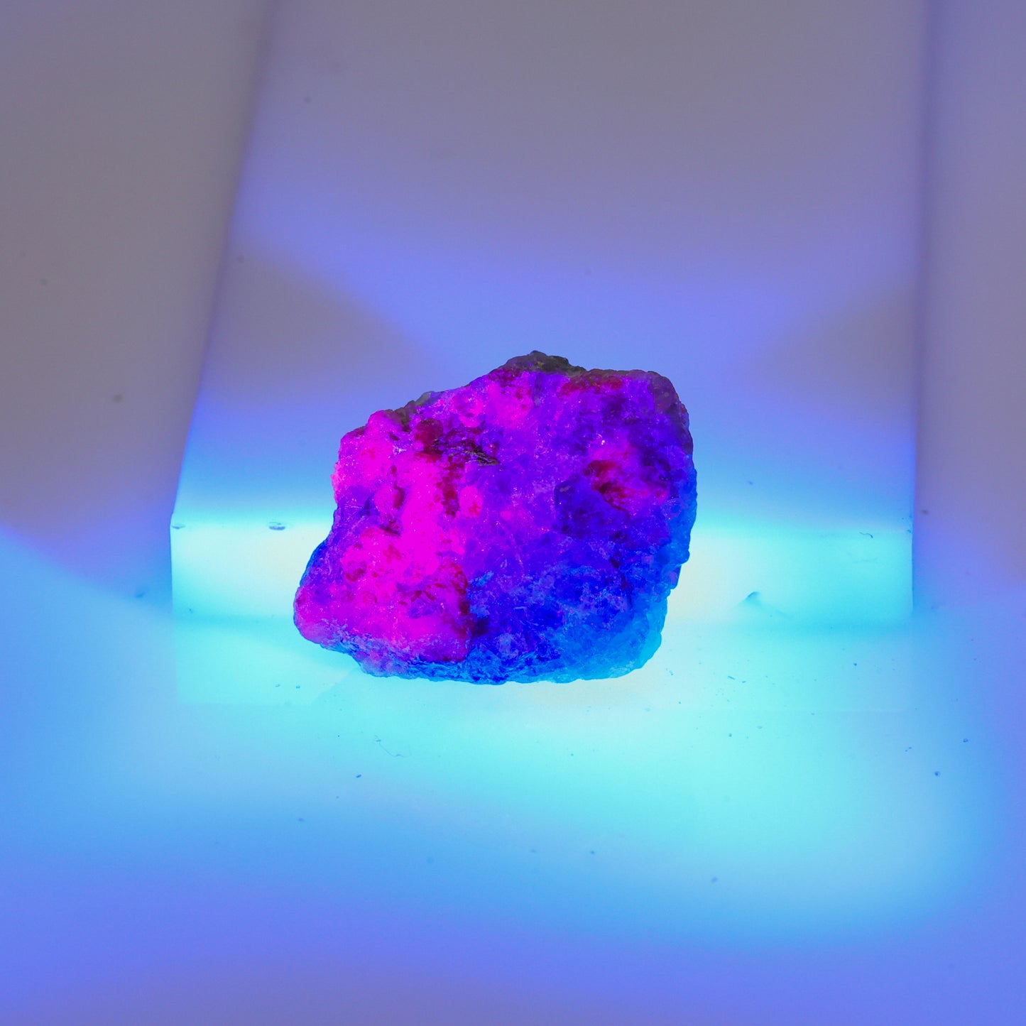 Russian alexandrite rough specimen, 14 cts