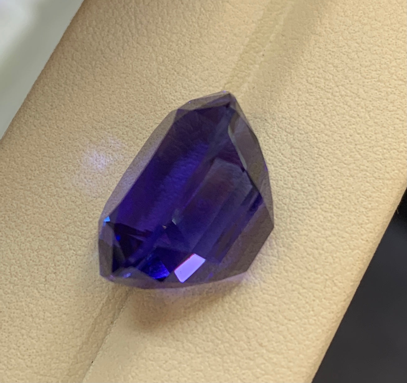 Faceted tanzanite 20+ ct