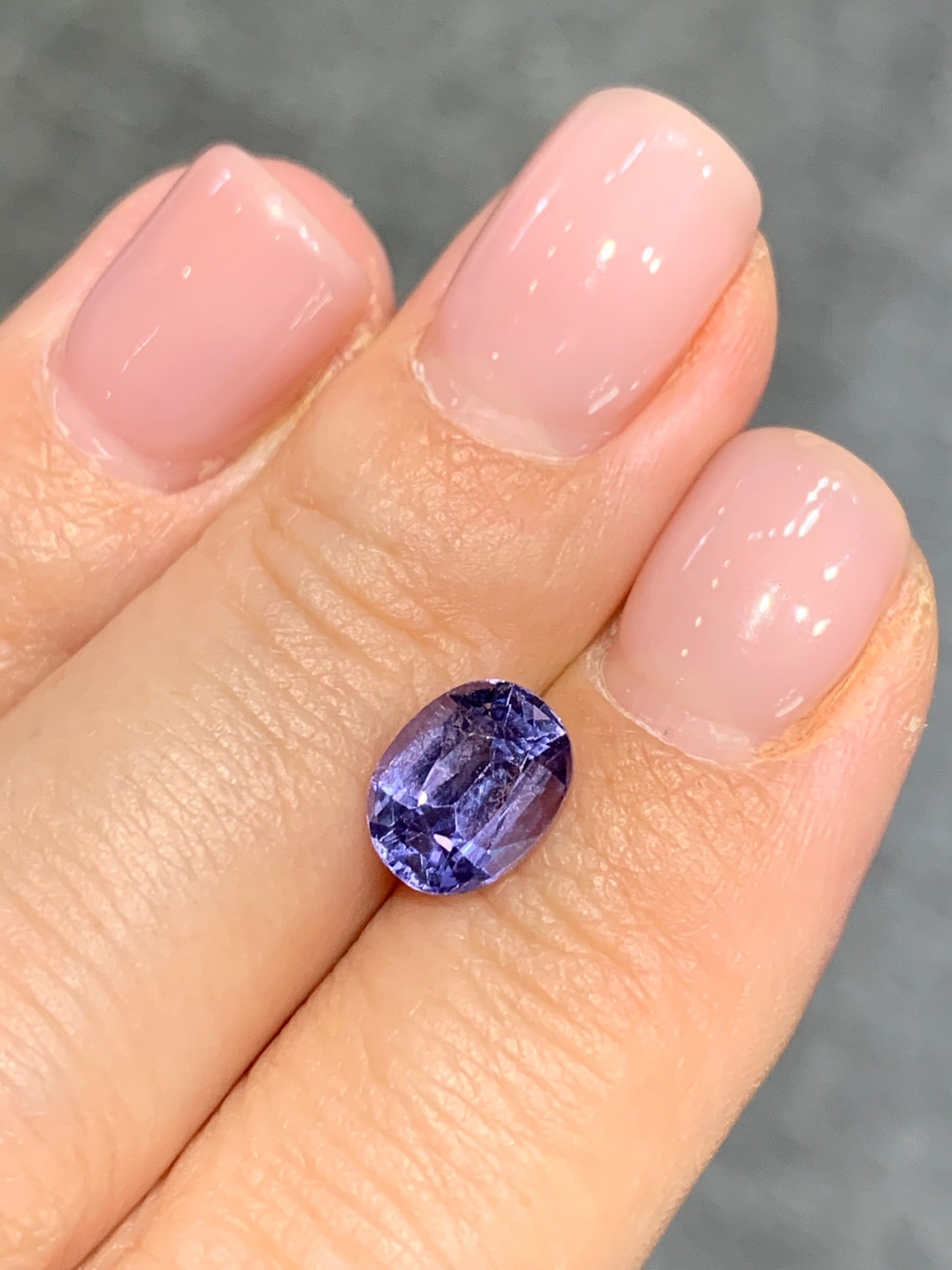 2.53 cts, Untreated bluish violet sapphire with a GIA certificate