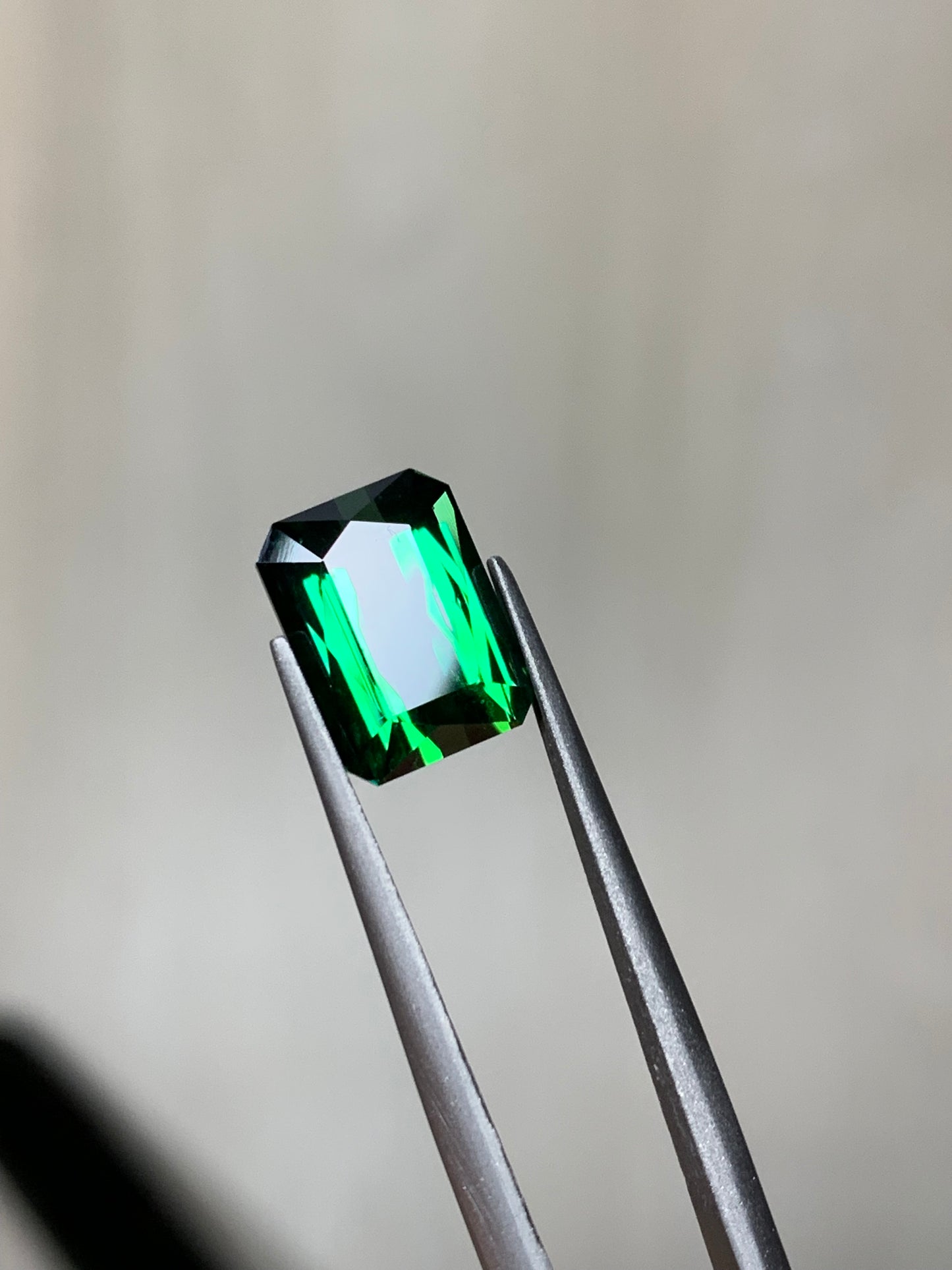Vivid green tourmaline gemstone, faceted afghan tourmaline 4.1 ct