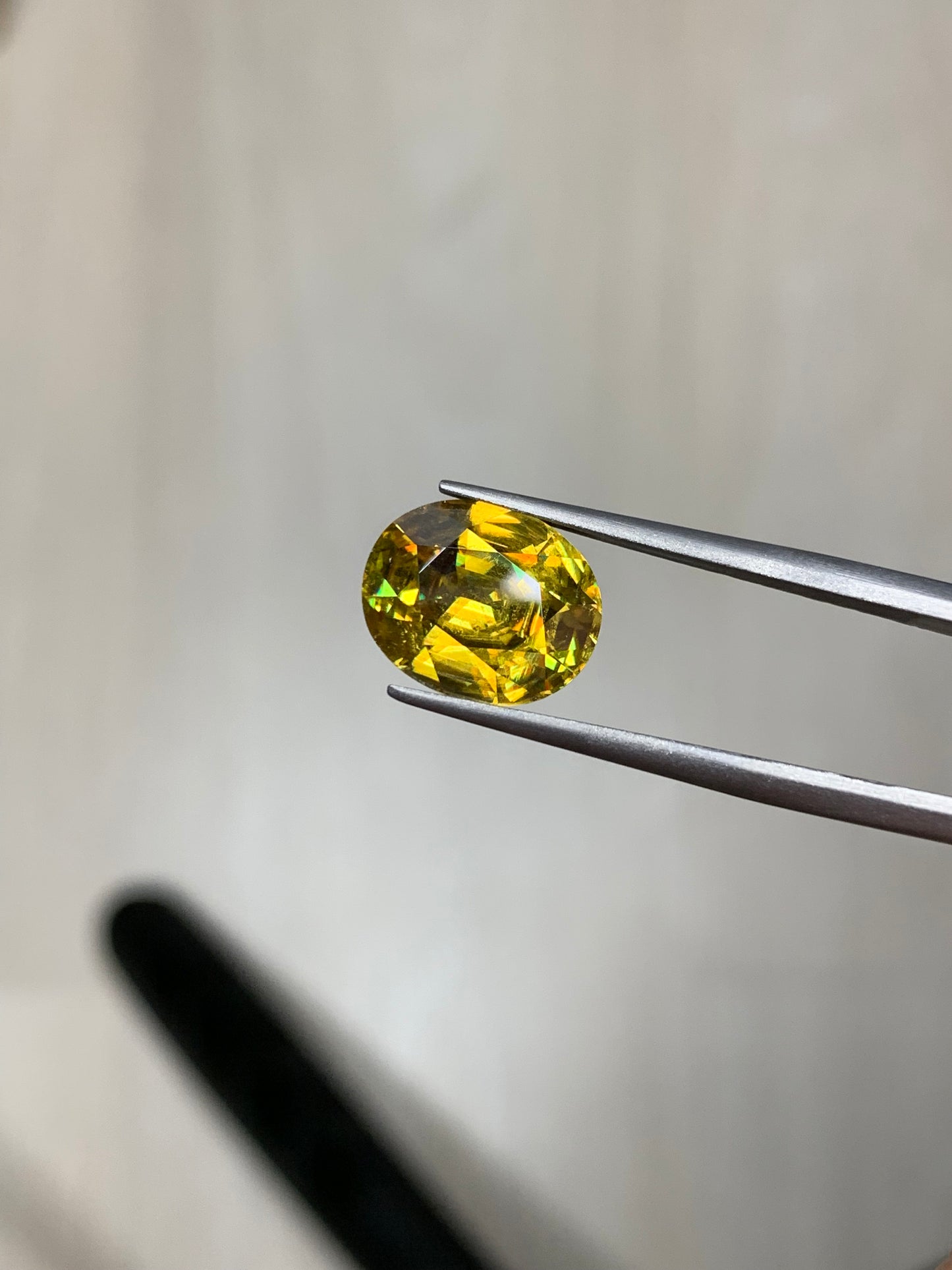 Yellow faceted sphen 5.85 ct
