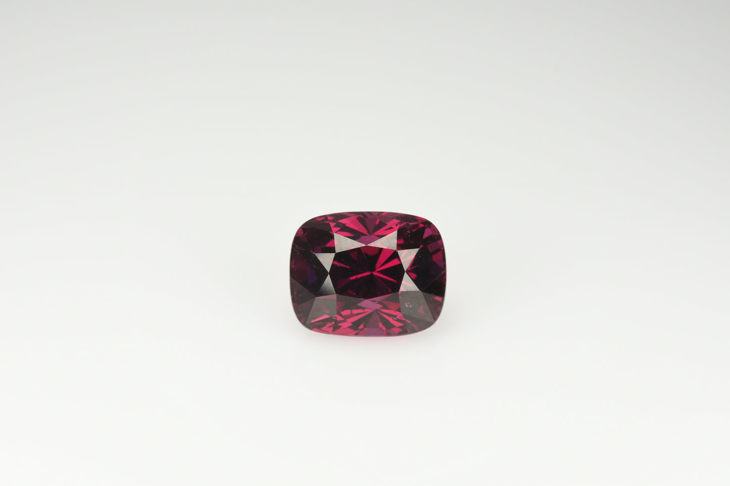Faceted red almandine garnet 6.8 ct