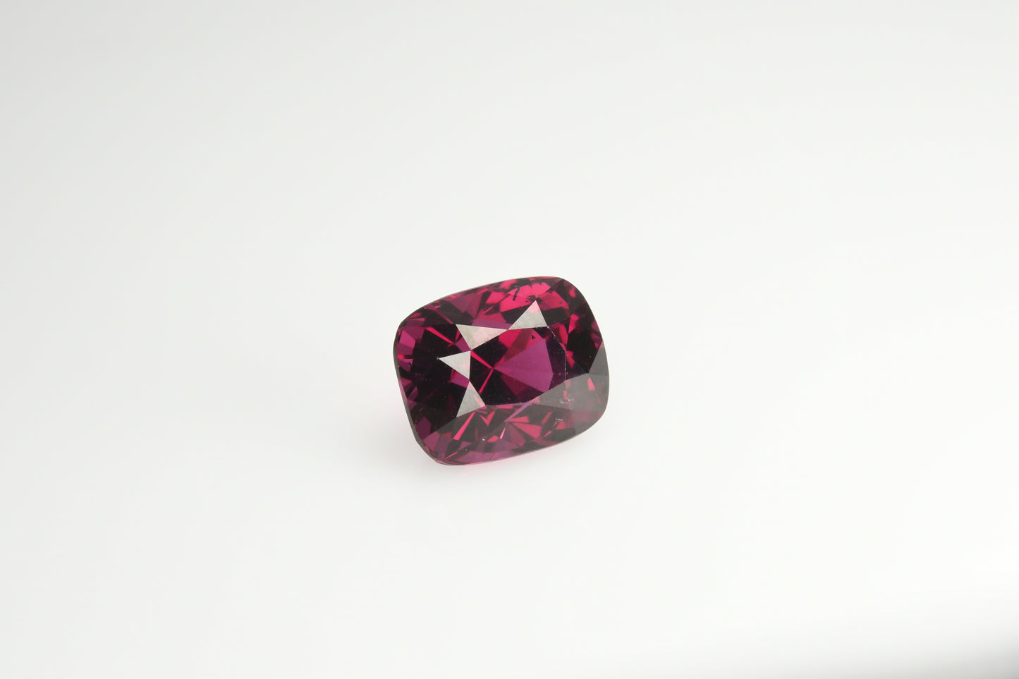 Faceted red almandine garnet 6.8 ct