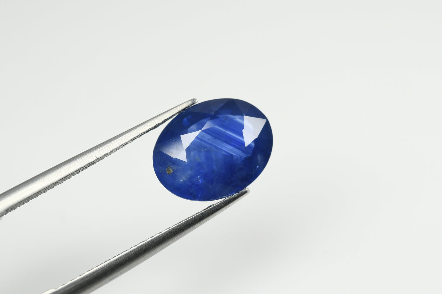 Heated faceted blue sapphire 3.61 ct