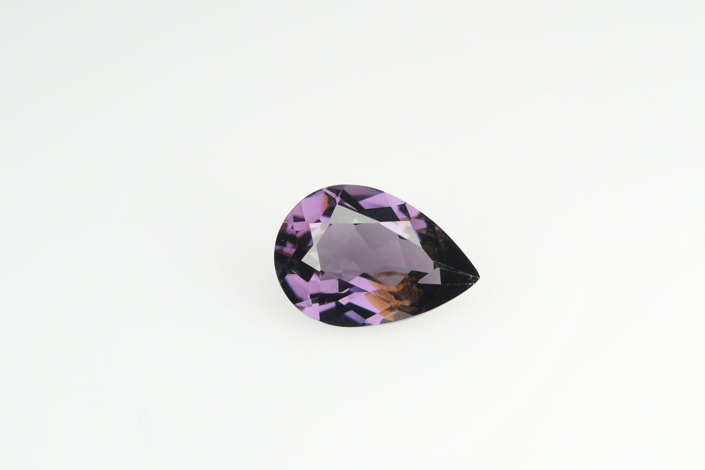 Violet burmese spinel 1.565 ct