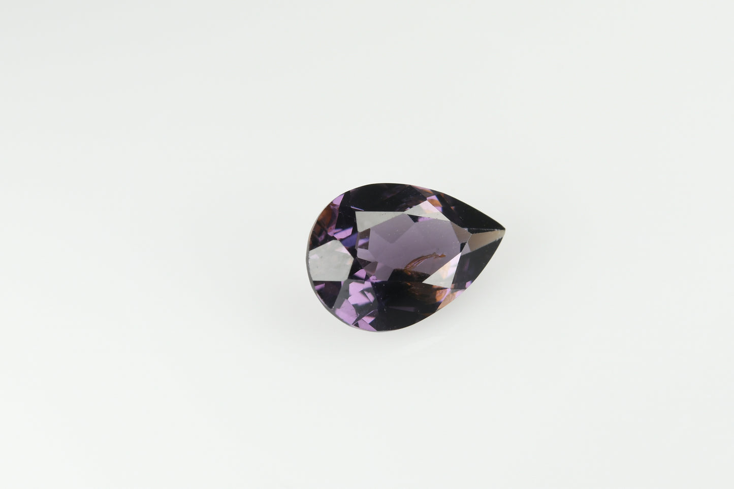 Violet burmese spinel 1.565 ct
