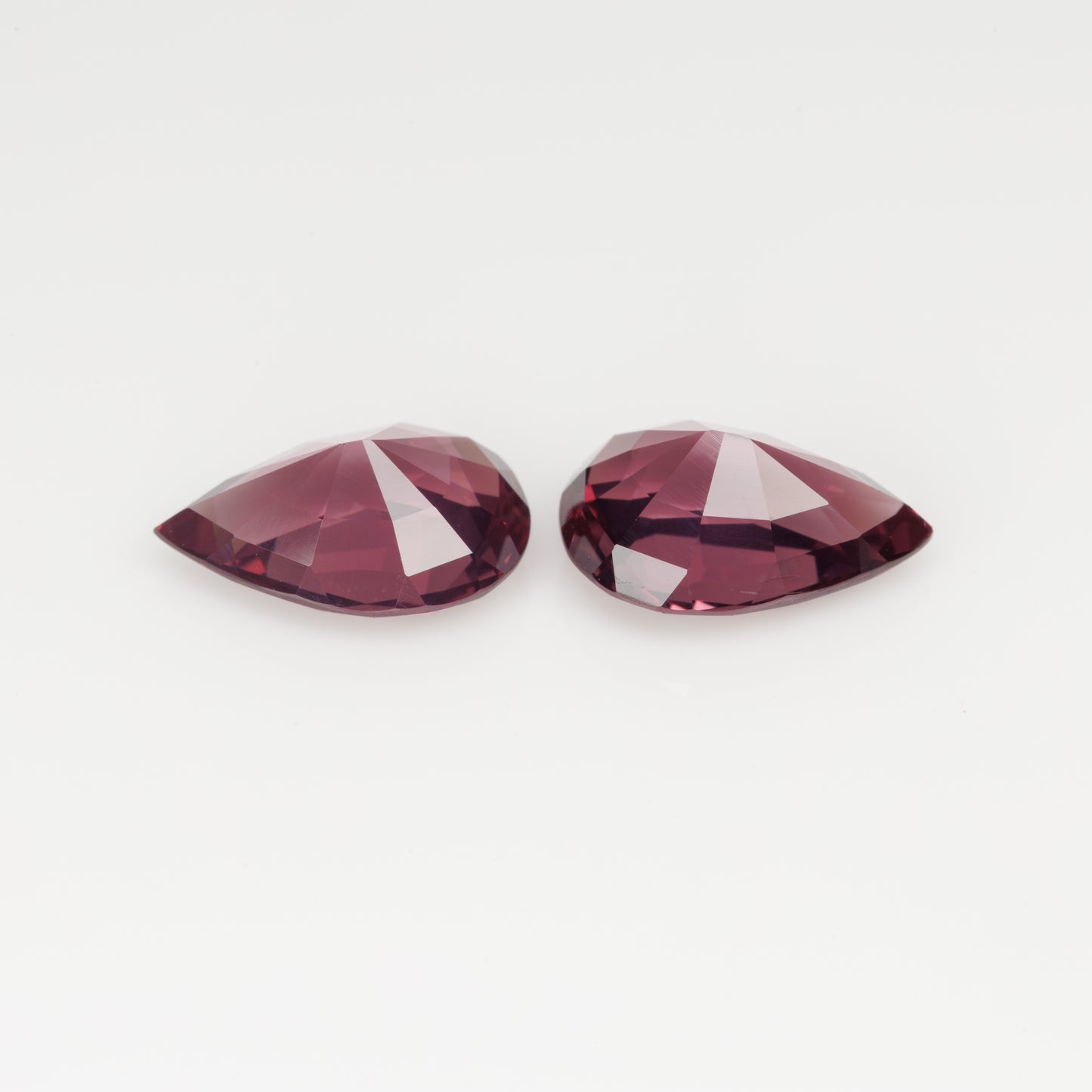 Faceted pearshape spinel, 4.2 cts
