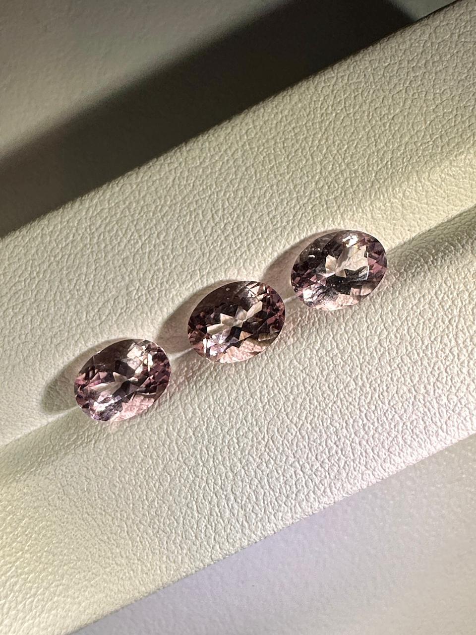 Set of oval pink morganists, 4 carats